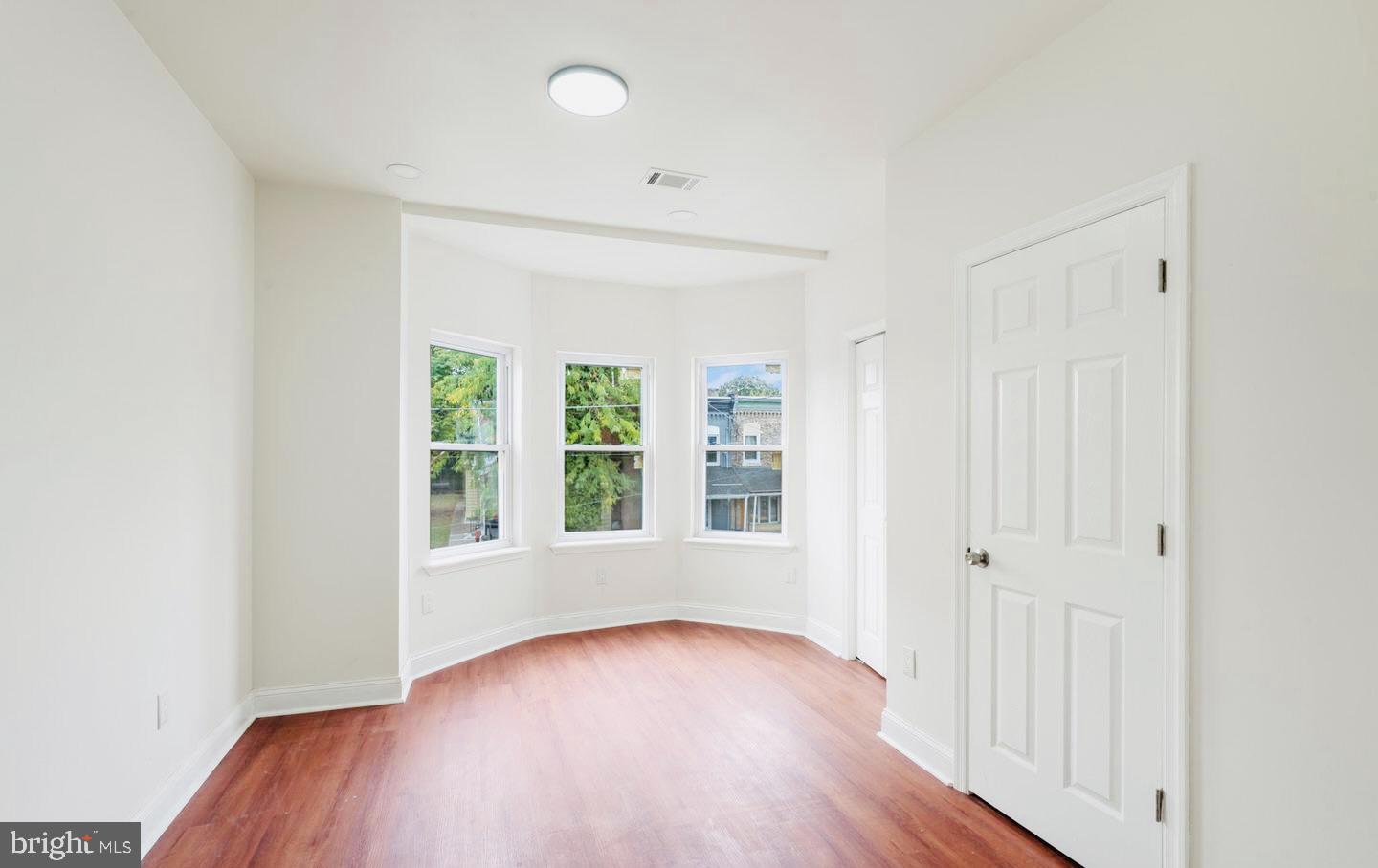 MILL CREEK - Residential