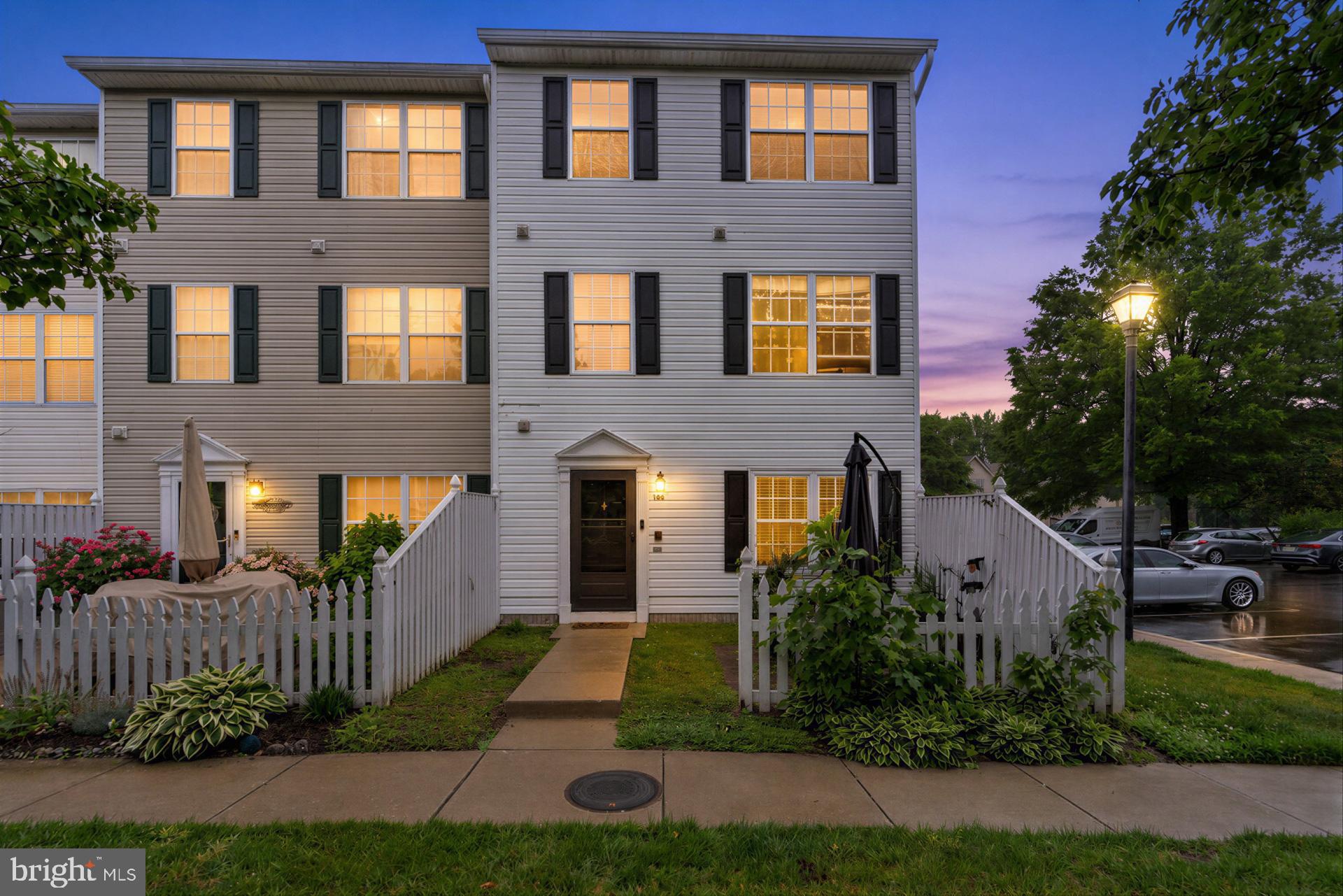 ANNAPOLIS OVERLOOK - Residential