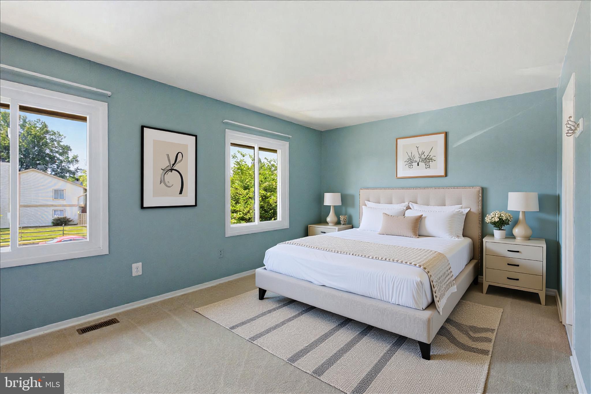 FOUR SEASONS - Residential