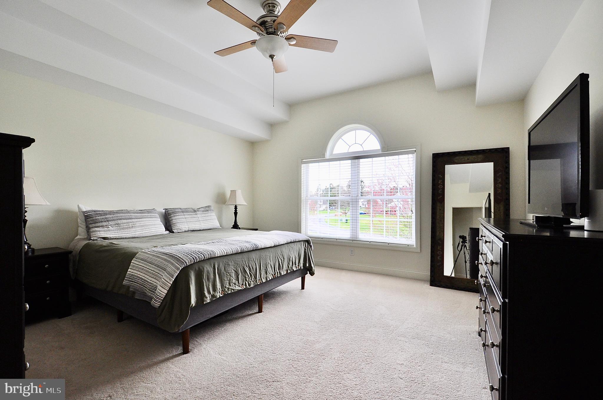 ASHFORD MANOR - Residential