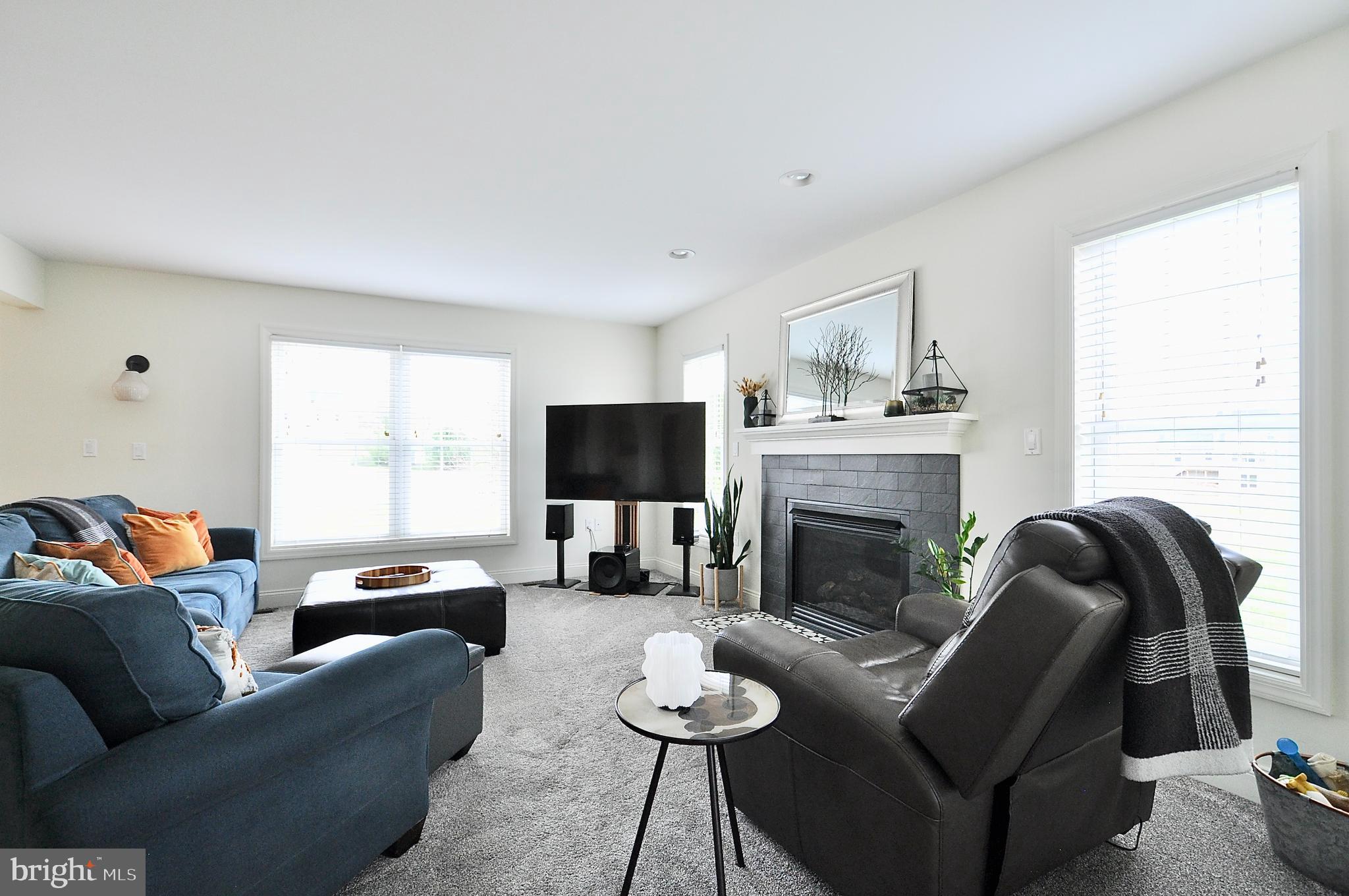 ASHFORD MANOR - Residential