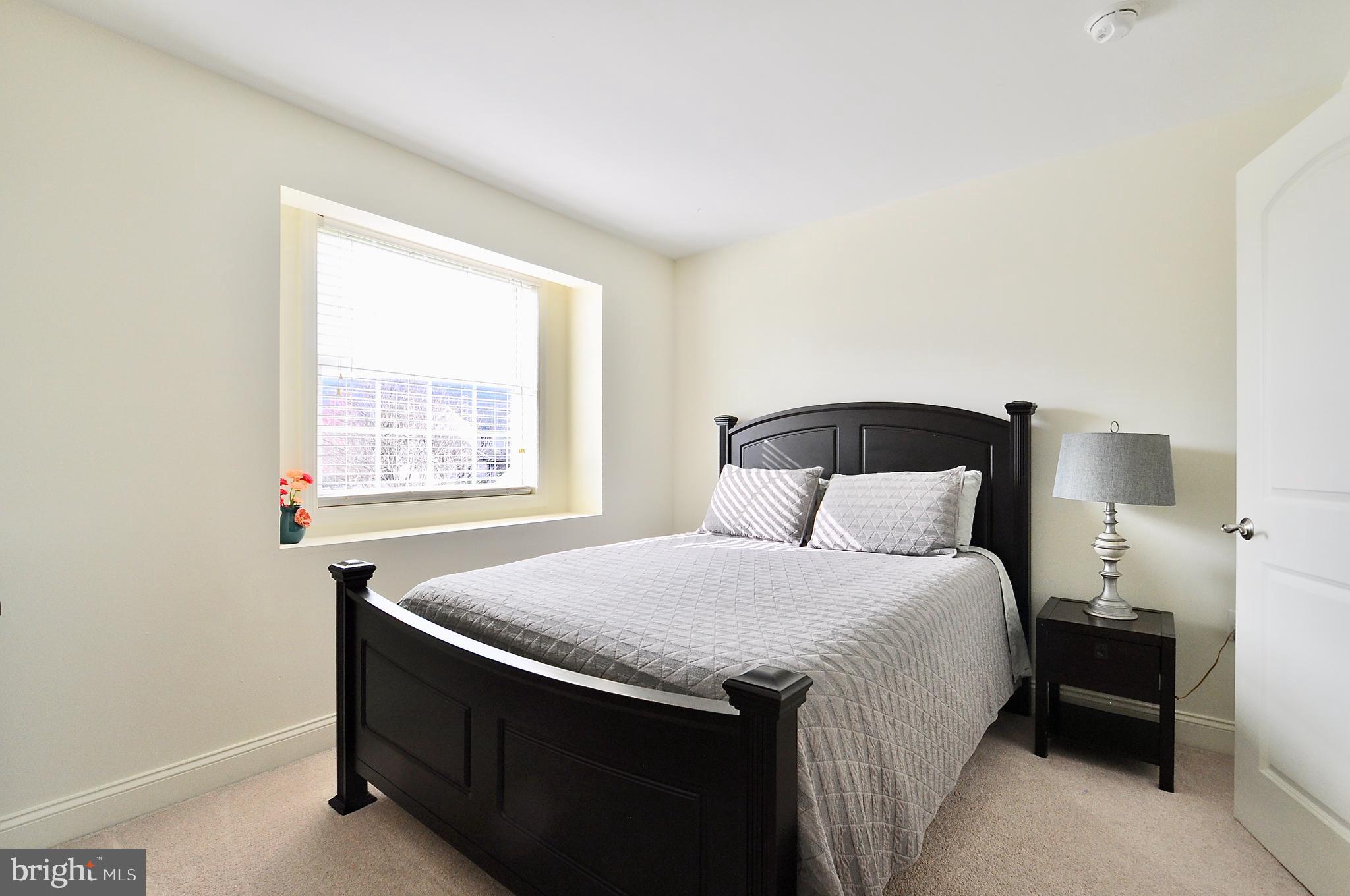 ASHFORD MANOR - Residential