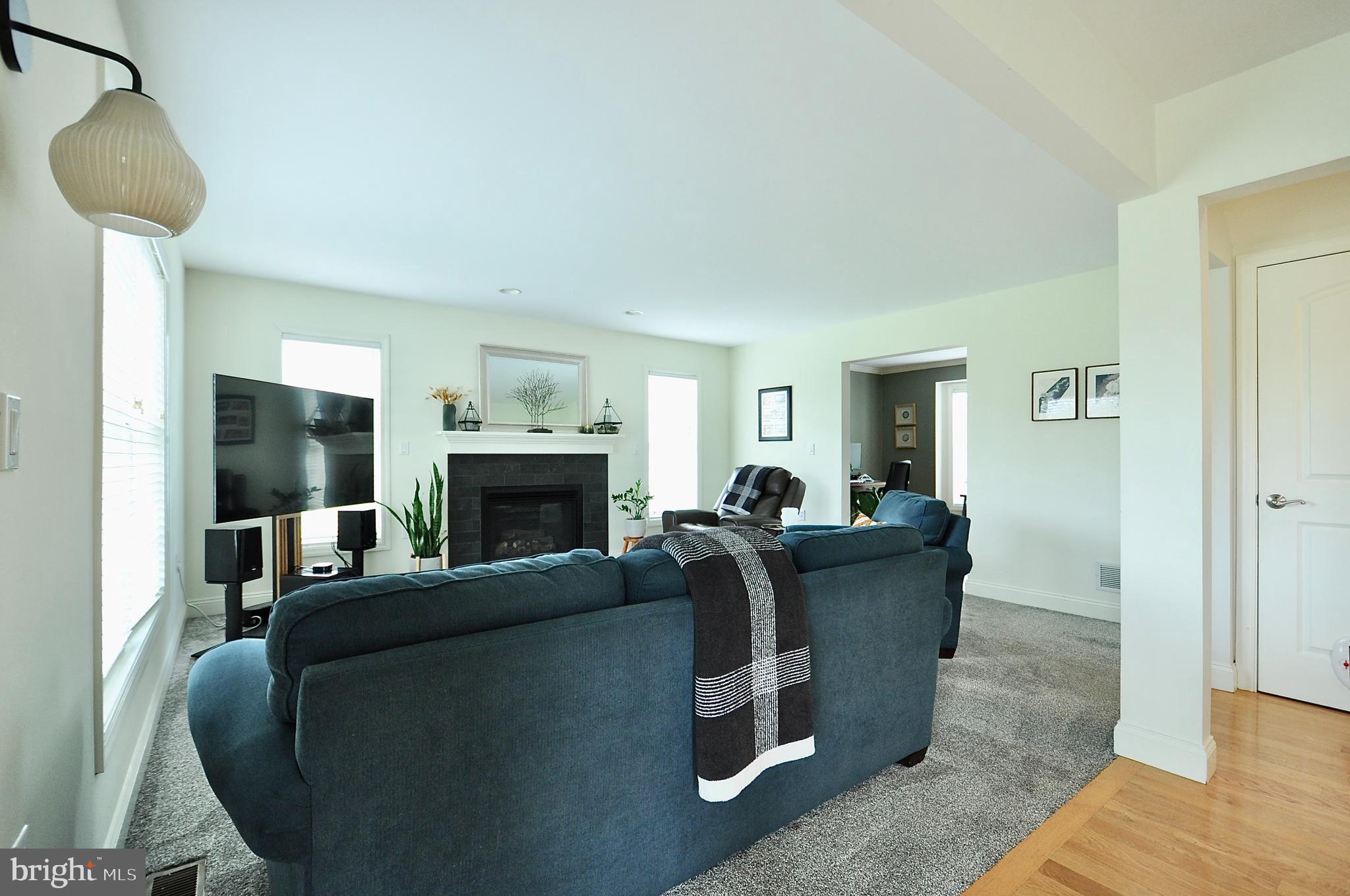 ASHFORD MANOR - Residential