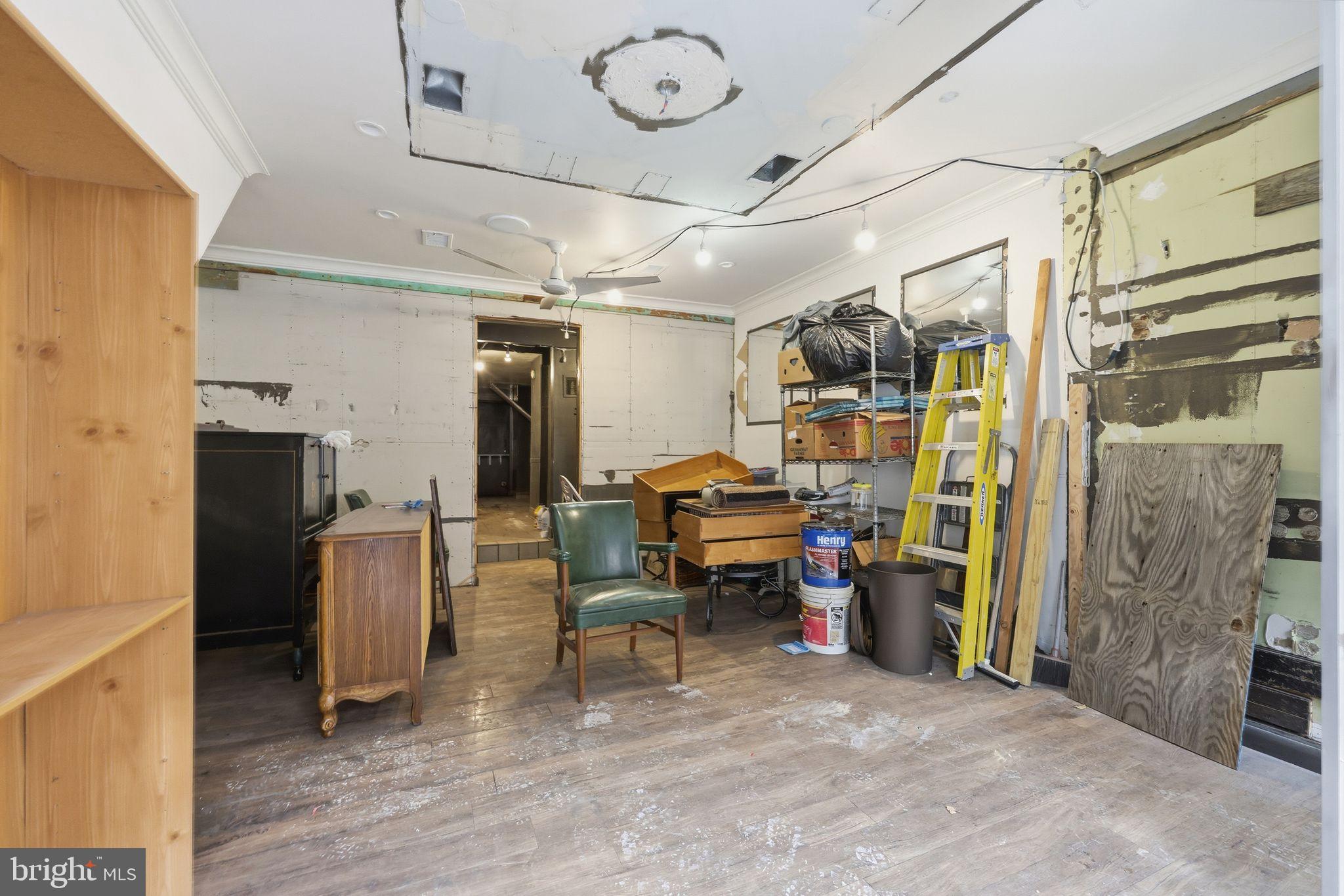 GRADUATE HOSPITAL - Commercial Sale