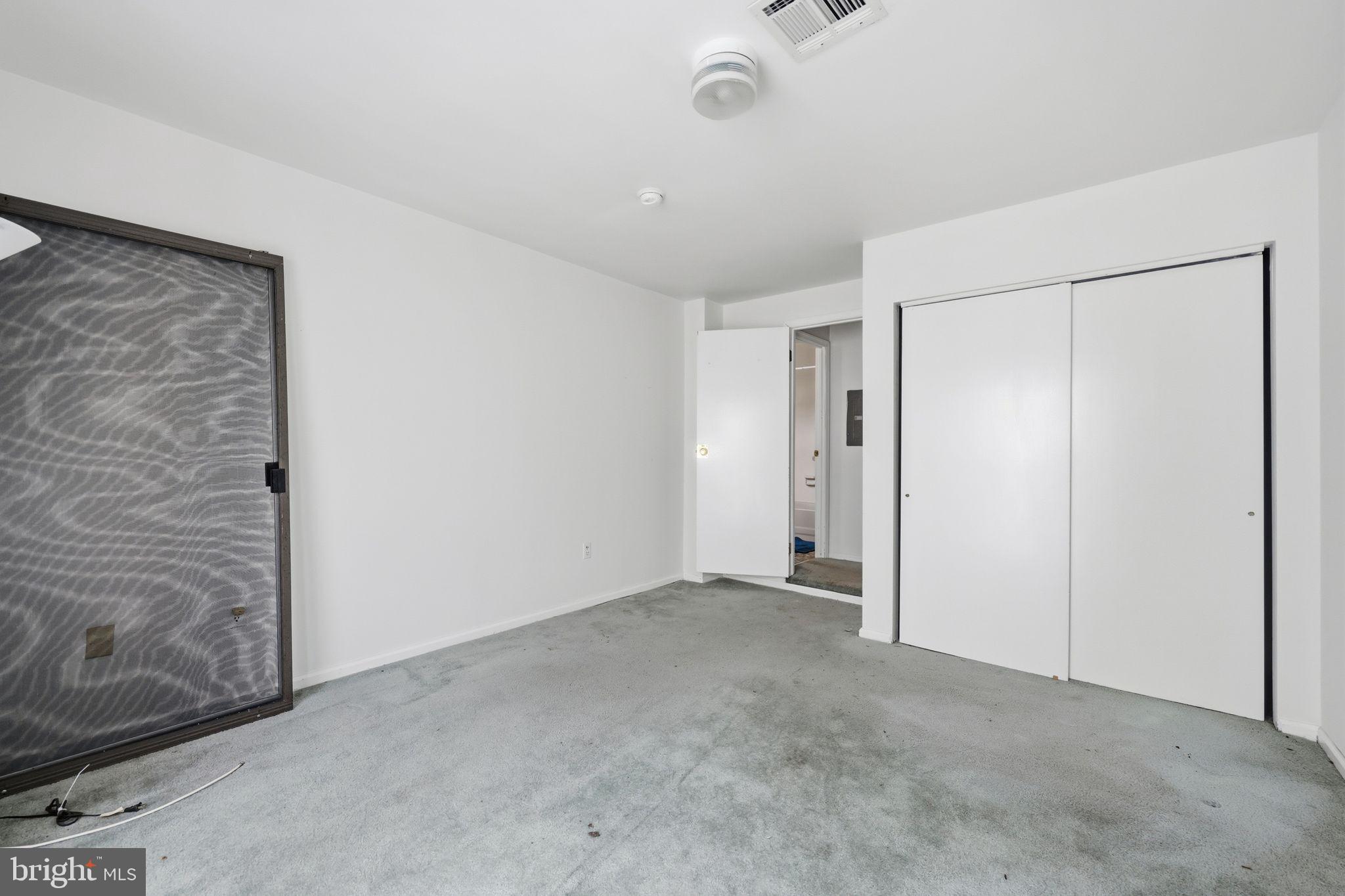GRADUATE HOSPITAL - Commercial Sale