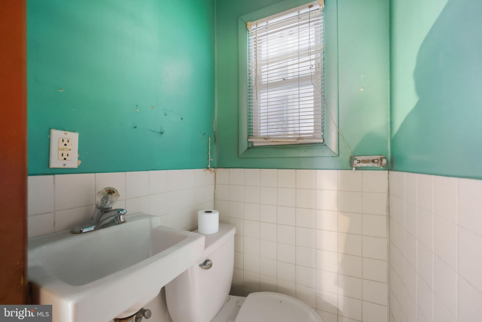 GRADUATE HOSPITAL - Commercial Sale