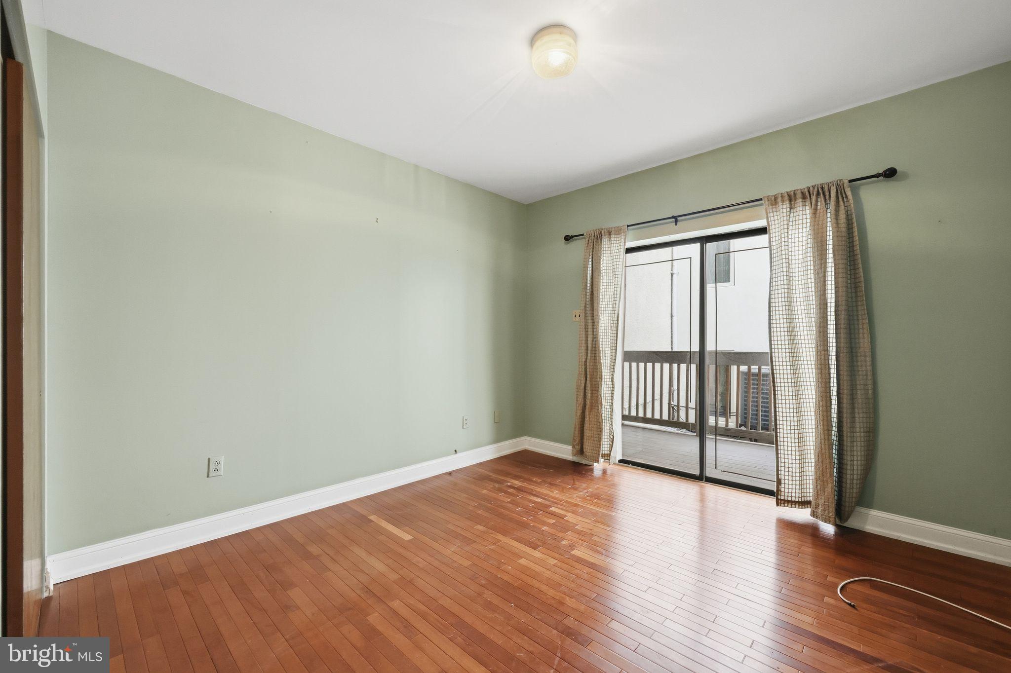 GRADUATE HOSPITAL - Commercial Sale