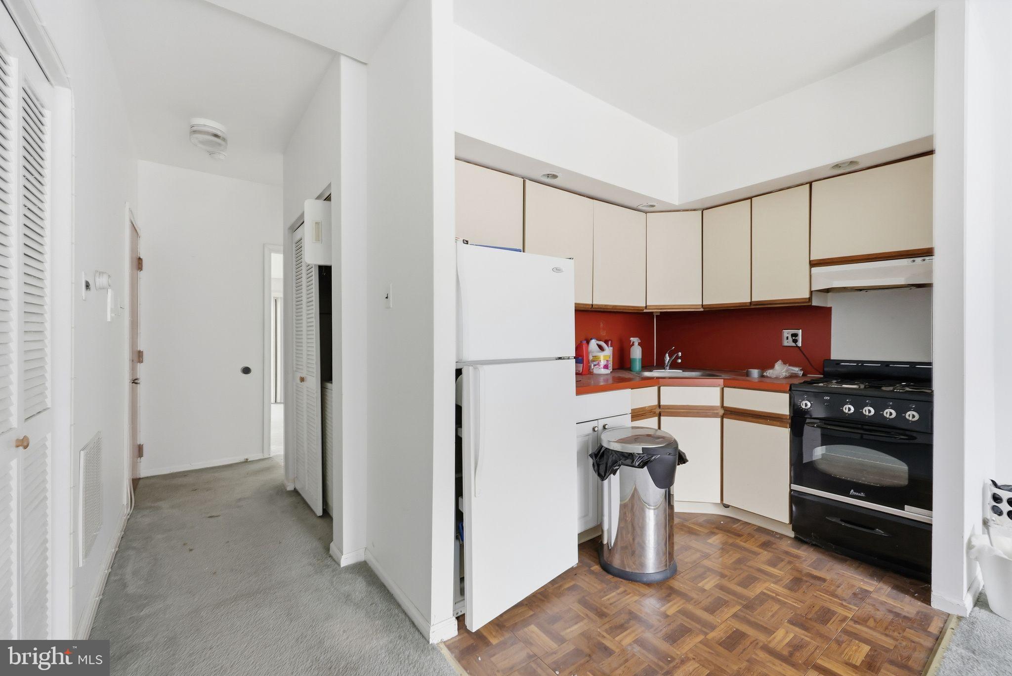 GRADUATE HOSPITAL - Commercial Sale