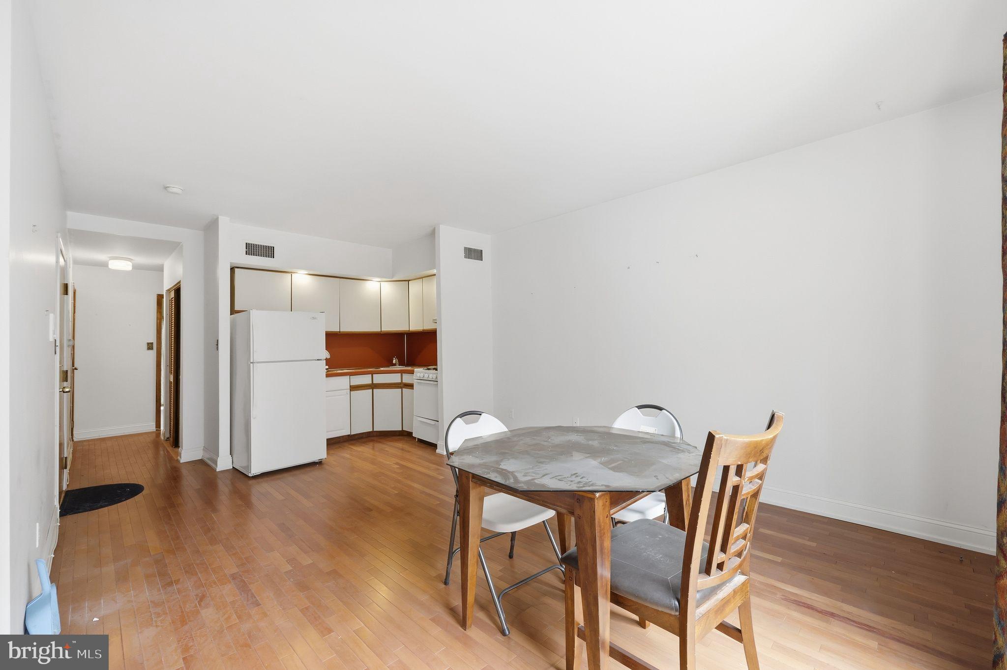 GRADUATE HOSPITAL - Commercial Sale