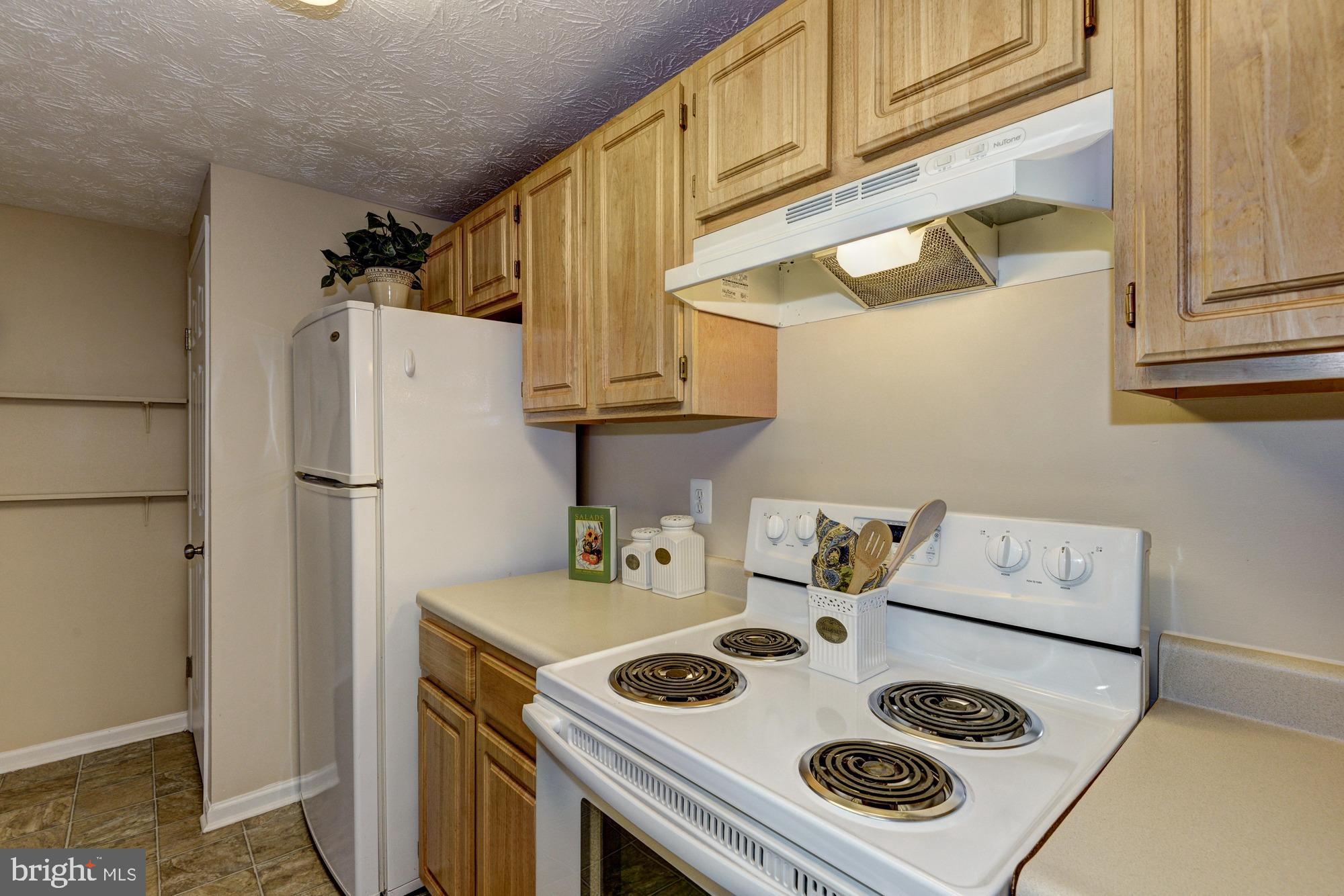 CLARY'S FOREST - Residential Lease