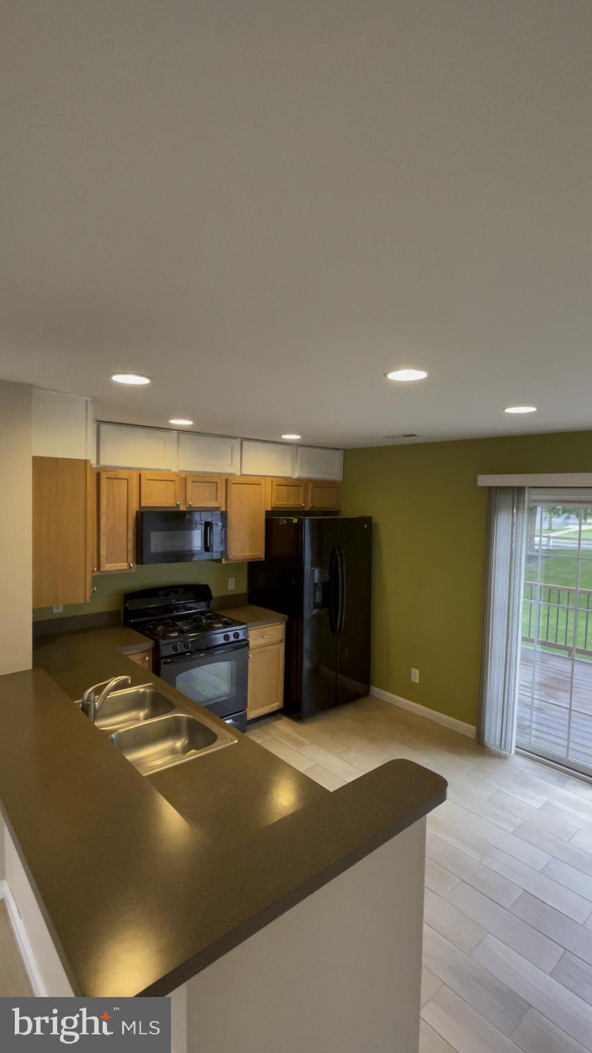 COLDWATER CONDO - Residential