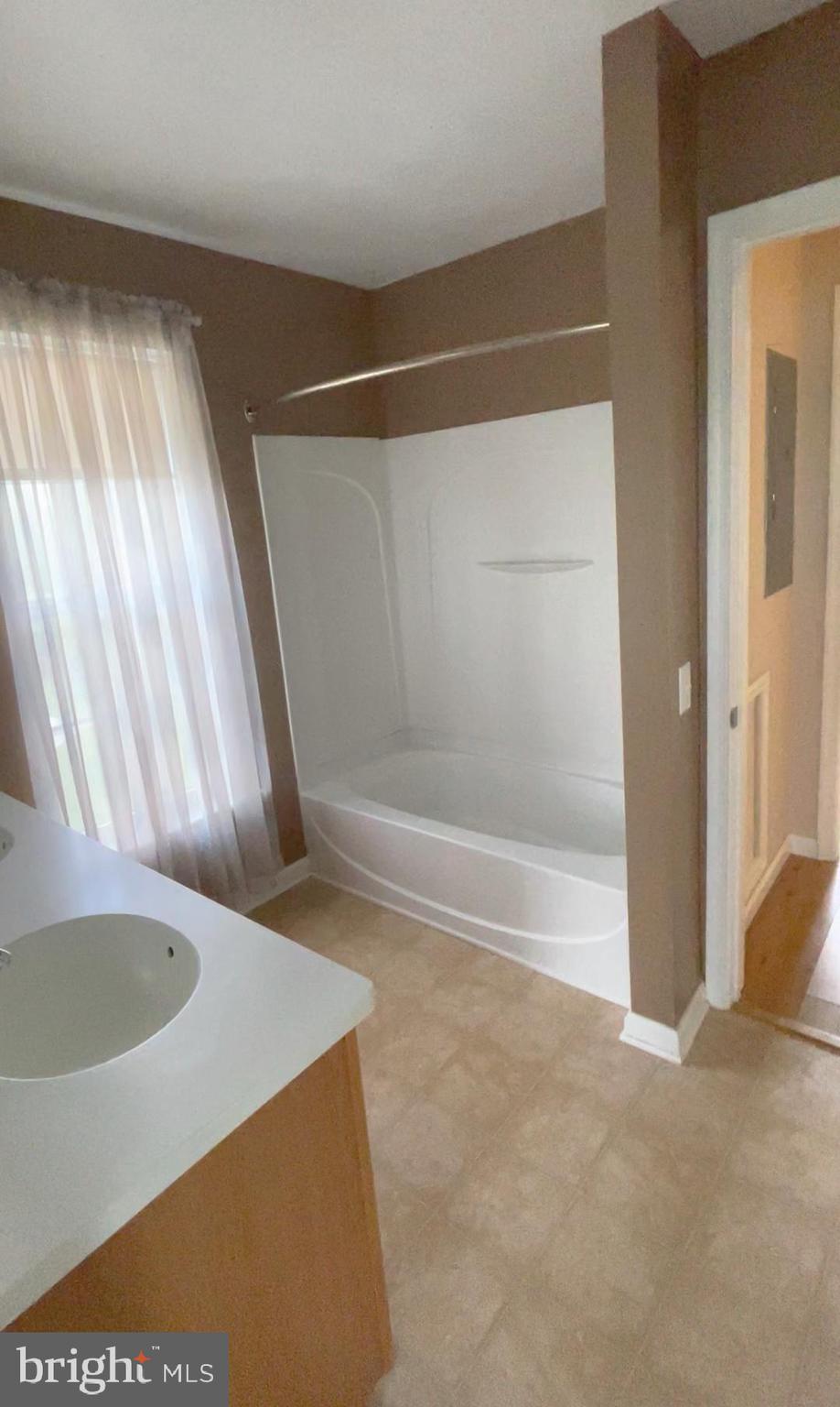 COLDWATER CONDO - Residential