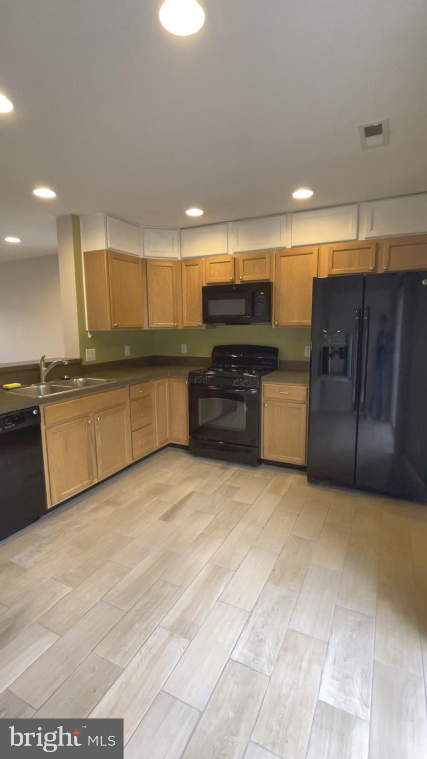 COLDWATER CONDO - Residential