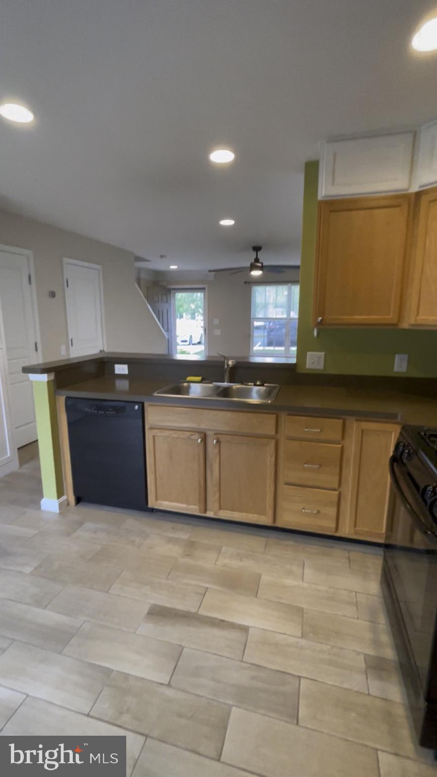 COLDWATER CONDO - Residential