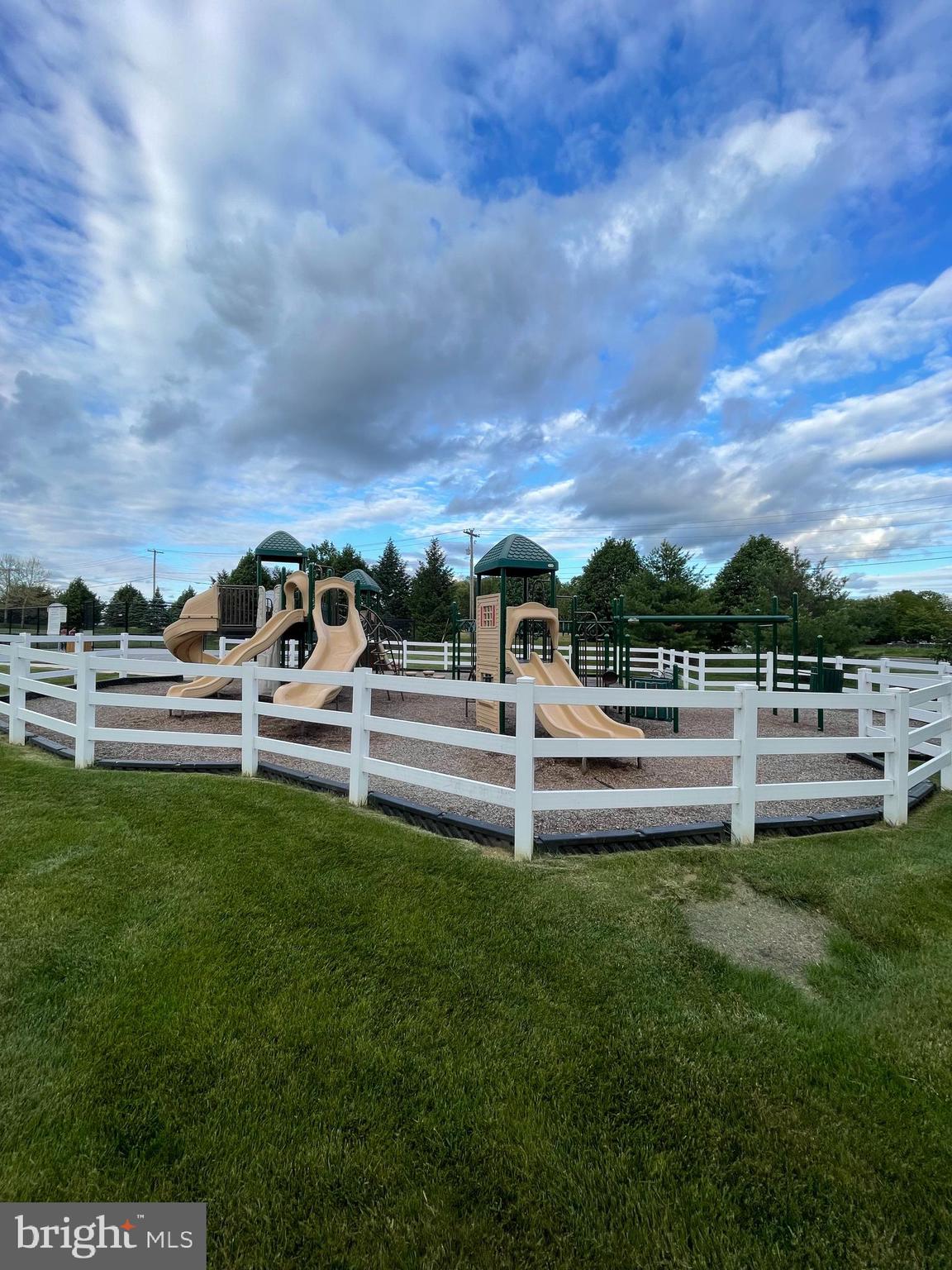 COLDWATER CONDO - Residential