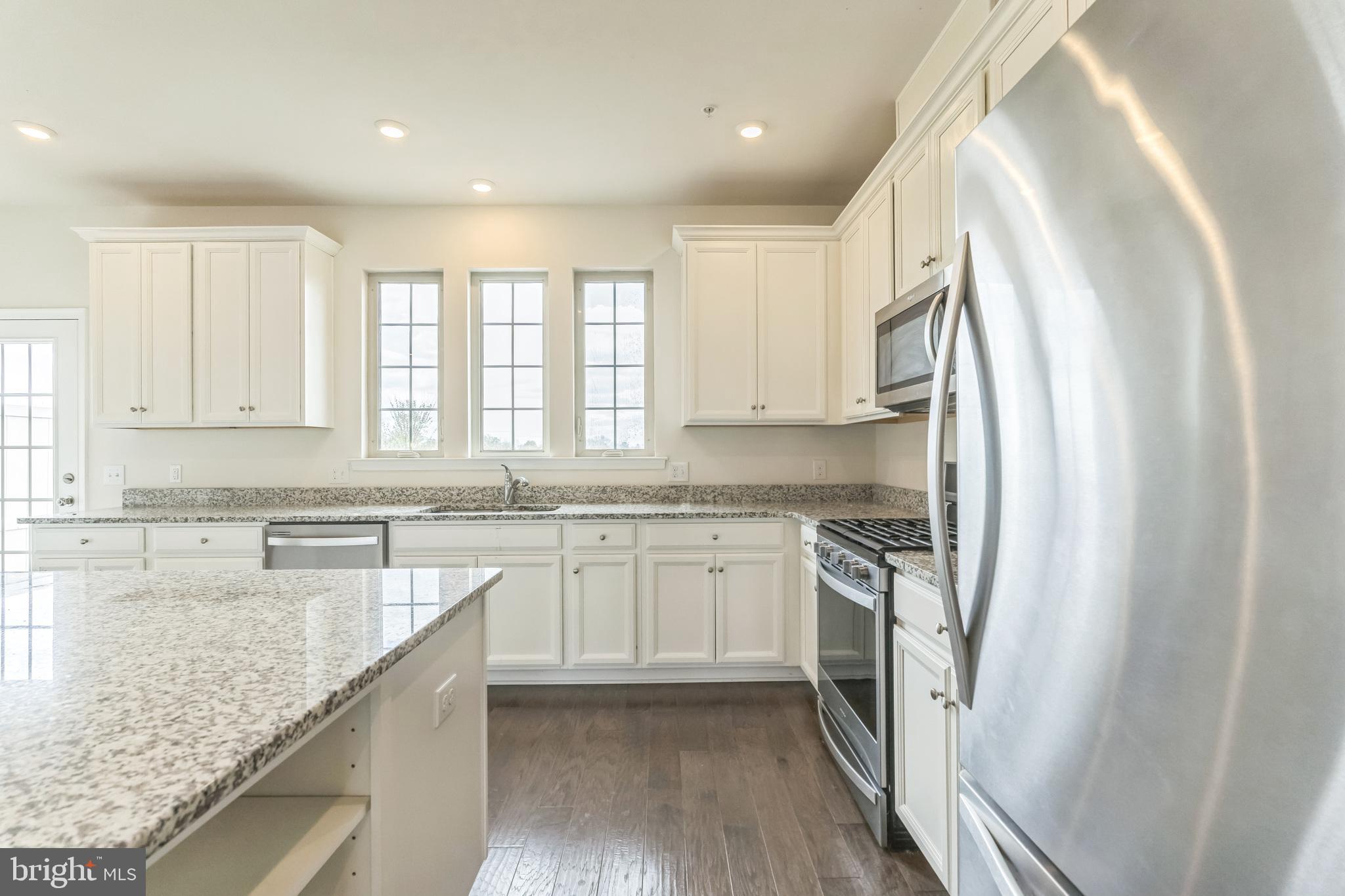 TALL OAKS - Residential