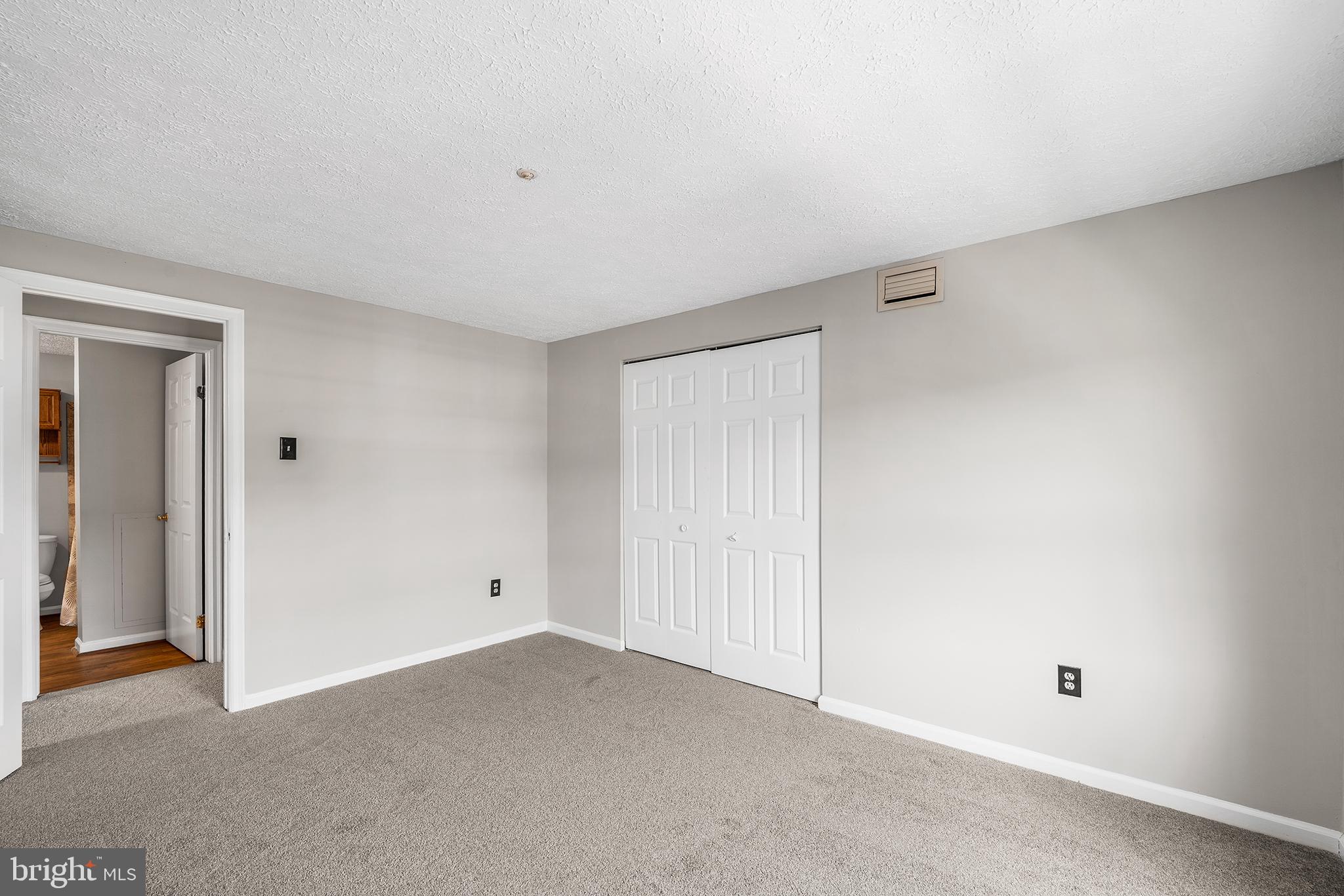 LAUREL WOODS - Residential