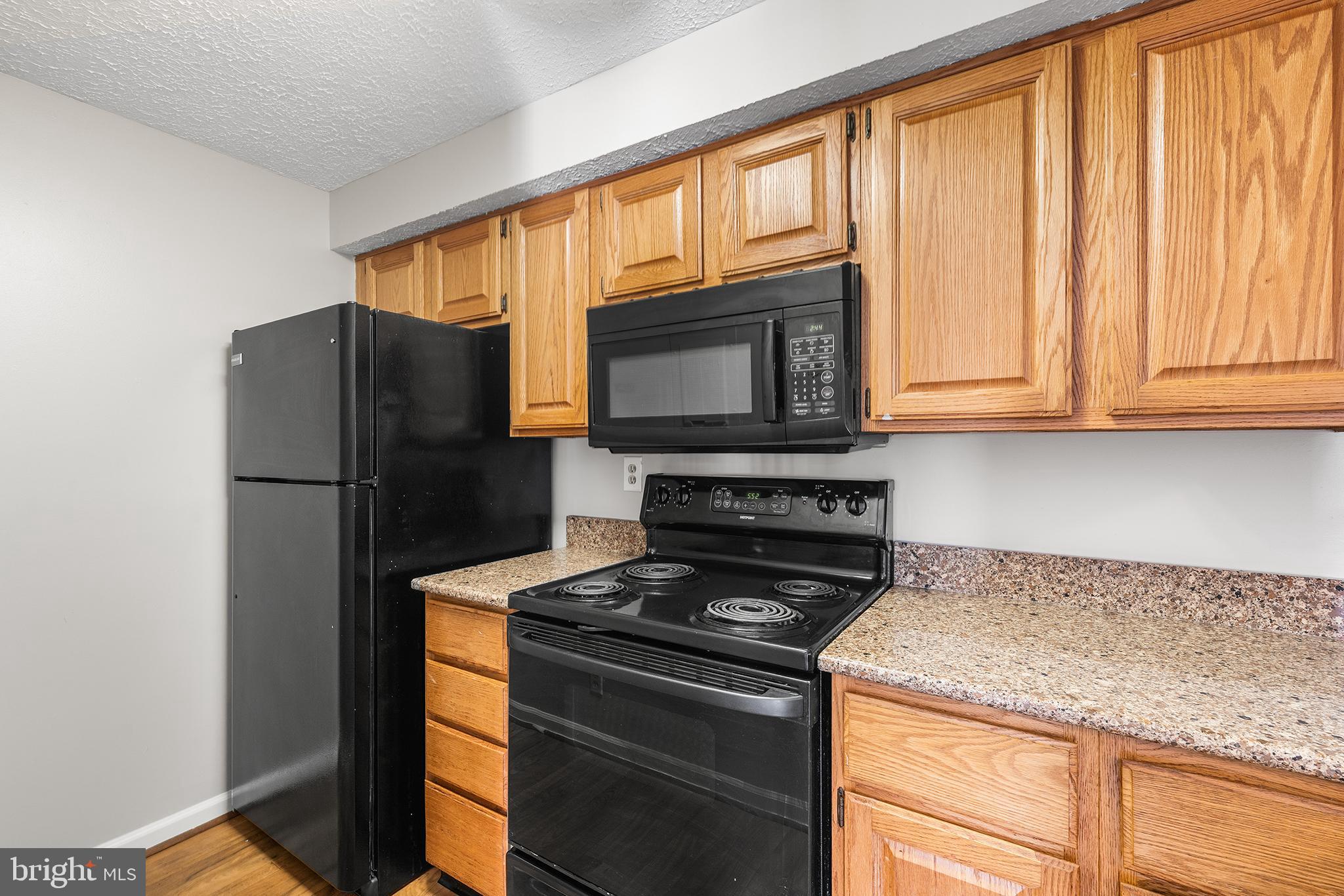 LAUREL WOODS - Residential