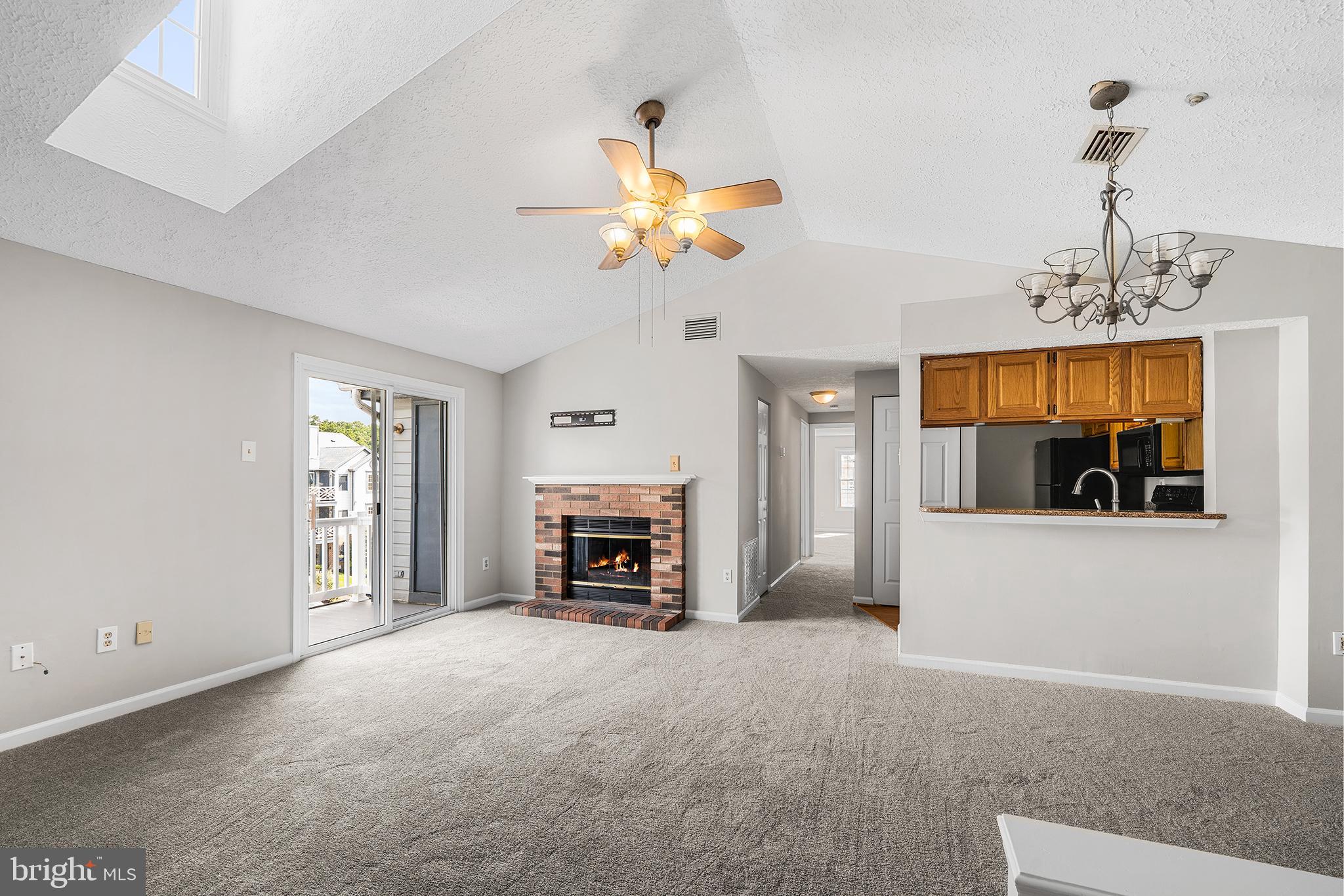 LAUREL WOODS - Residential