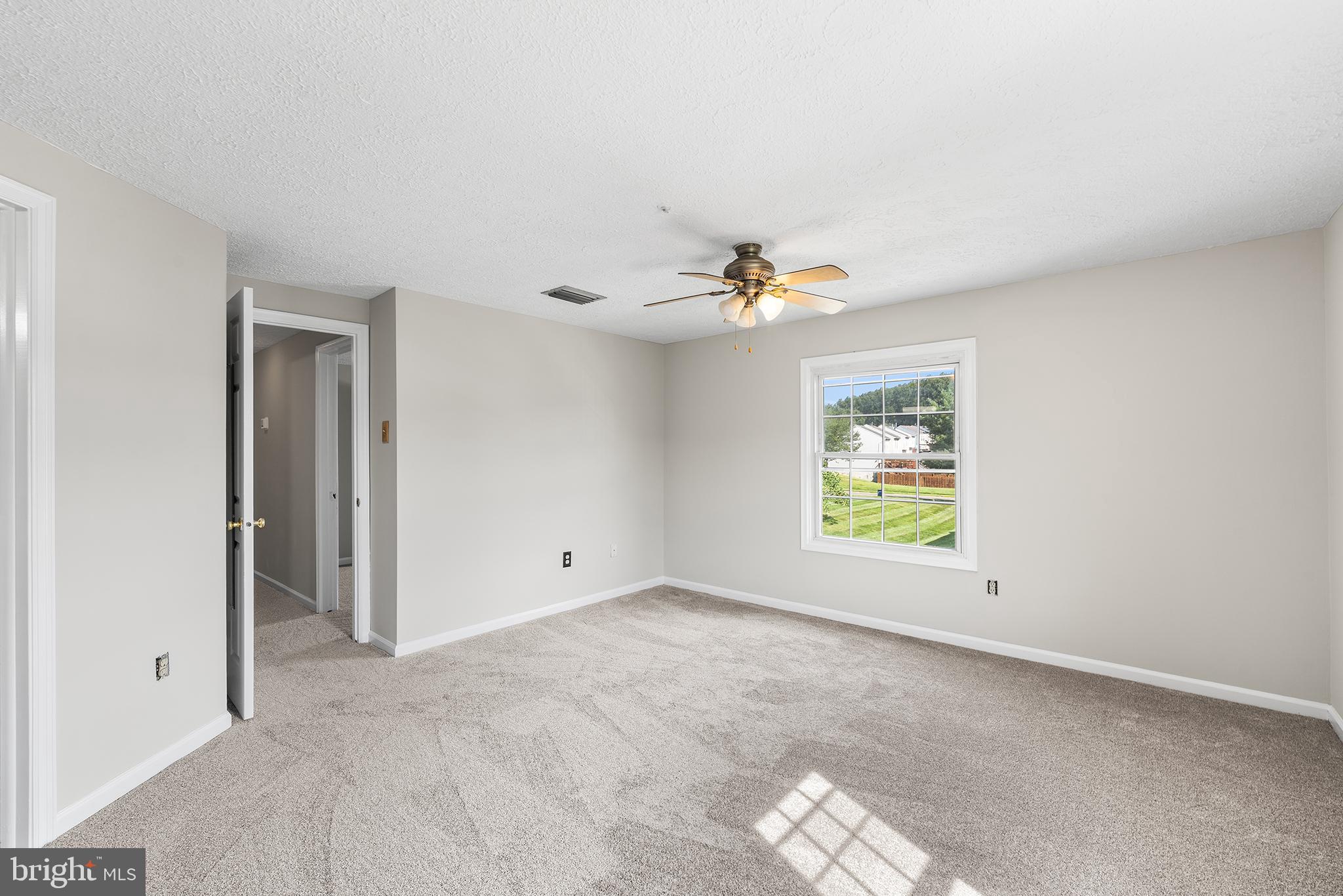 LAUREL WOODS - Residential