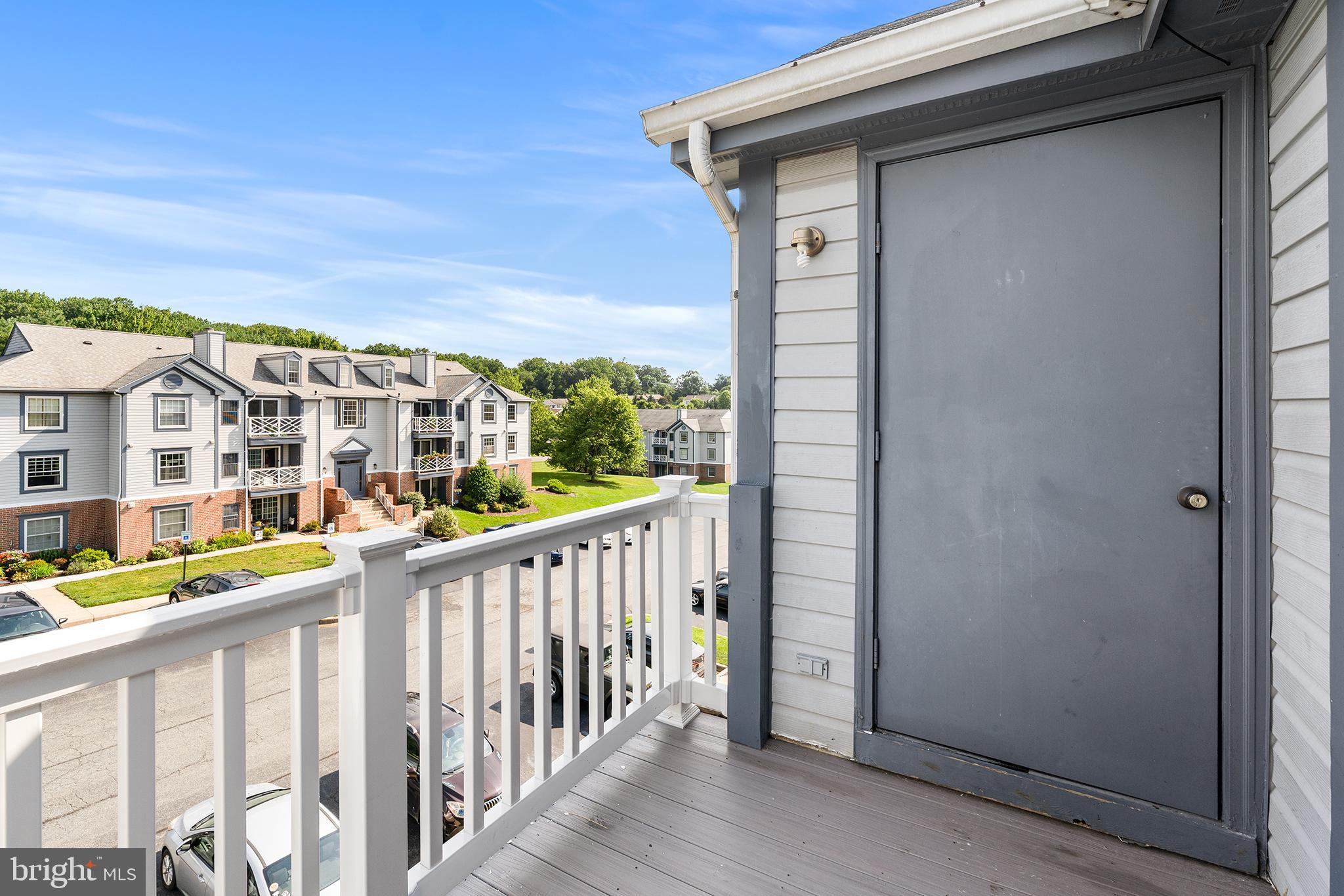 LAUREL WOODS - Residential