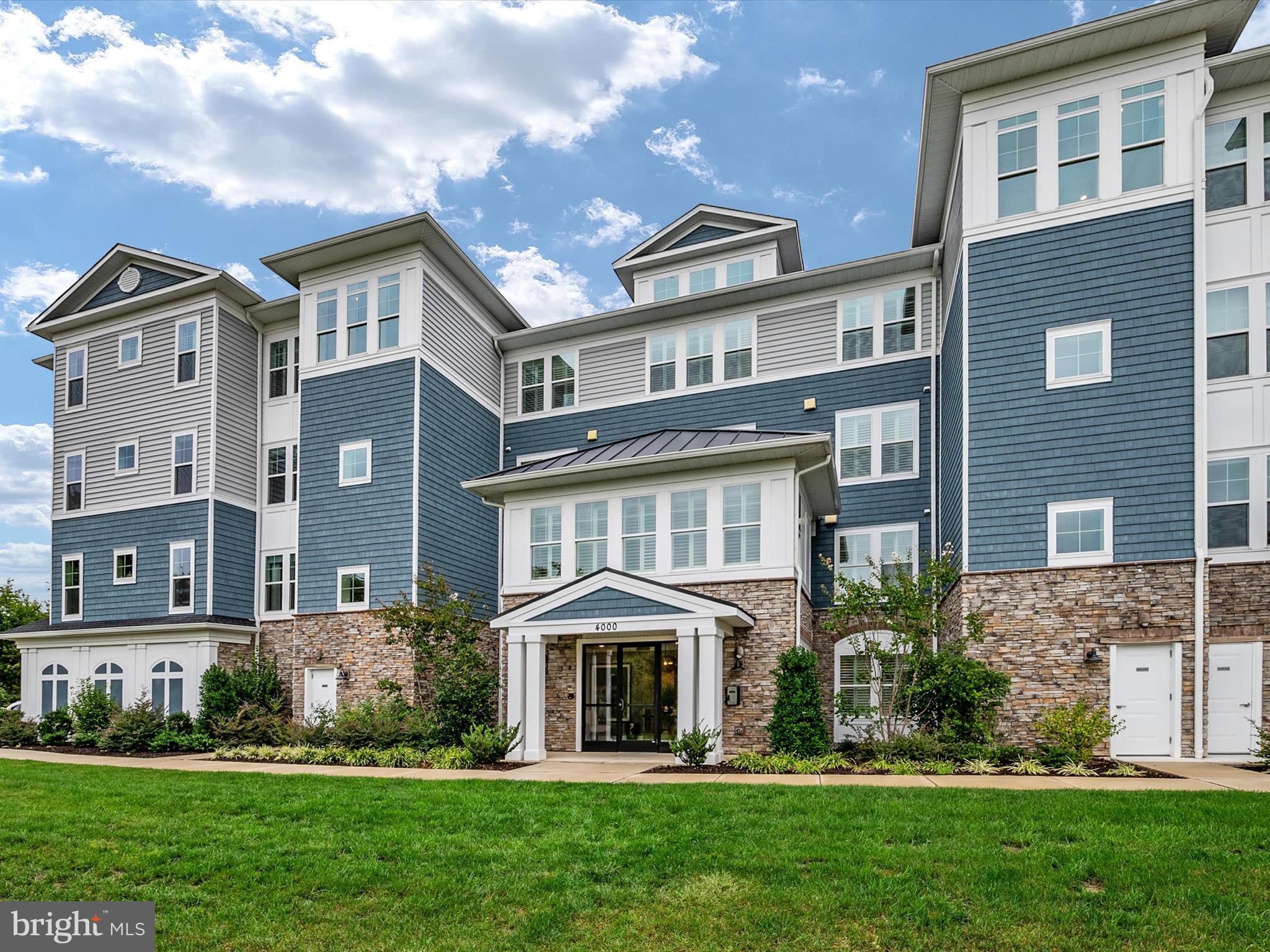 FOUR SEASONS AT KENT ISLAND - Residential