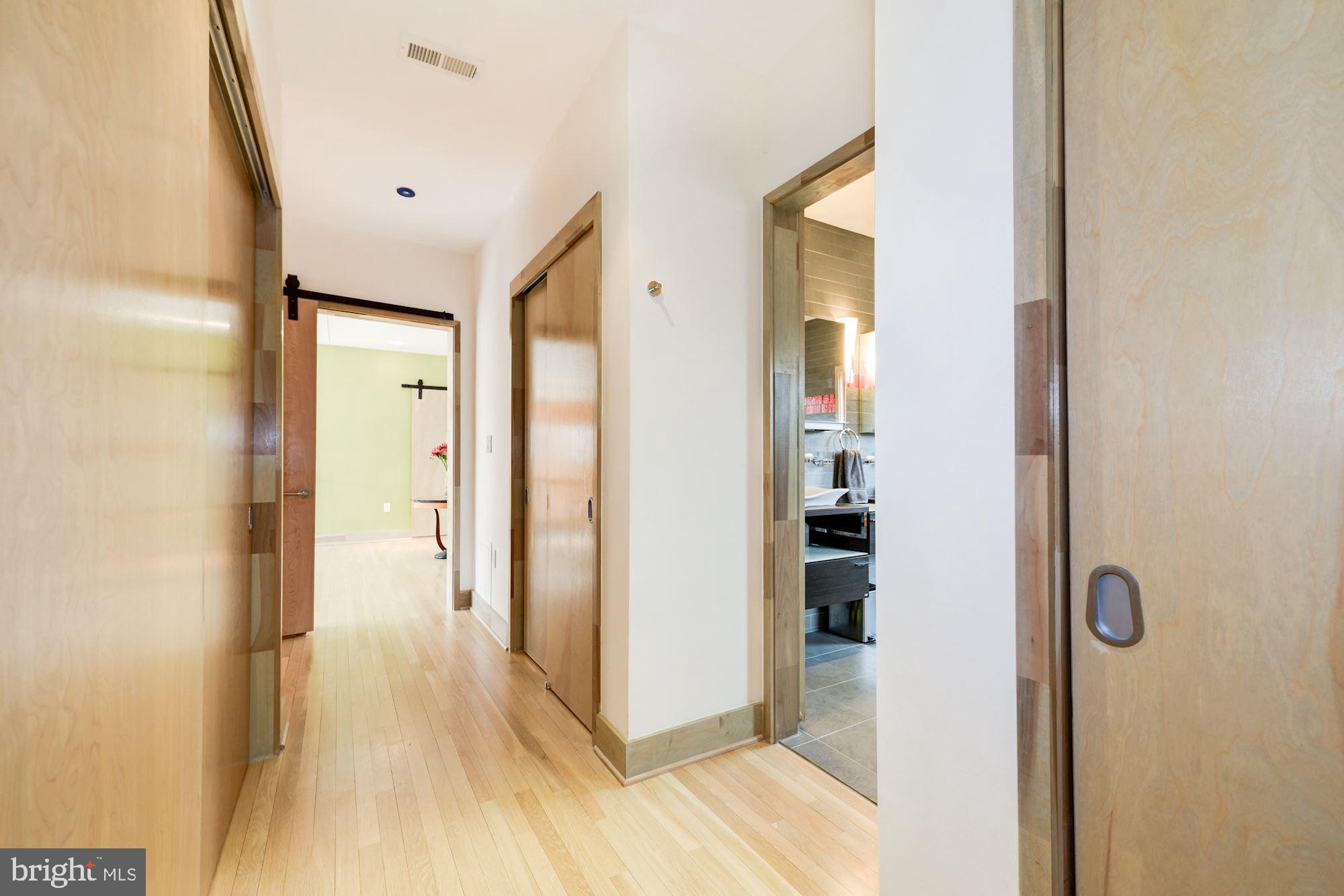 HILLSIDE MANOR - Residential