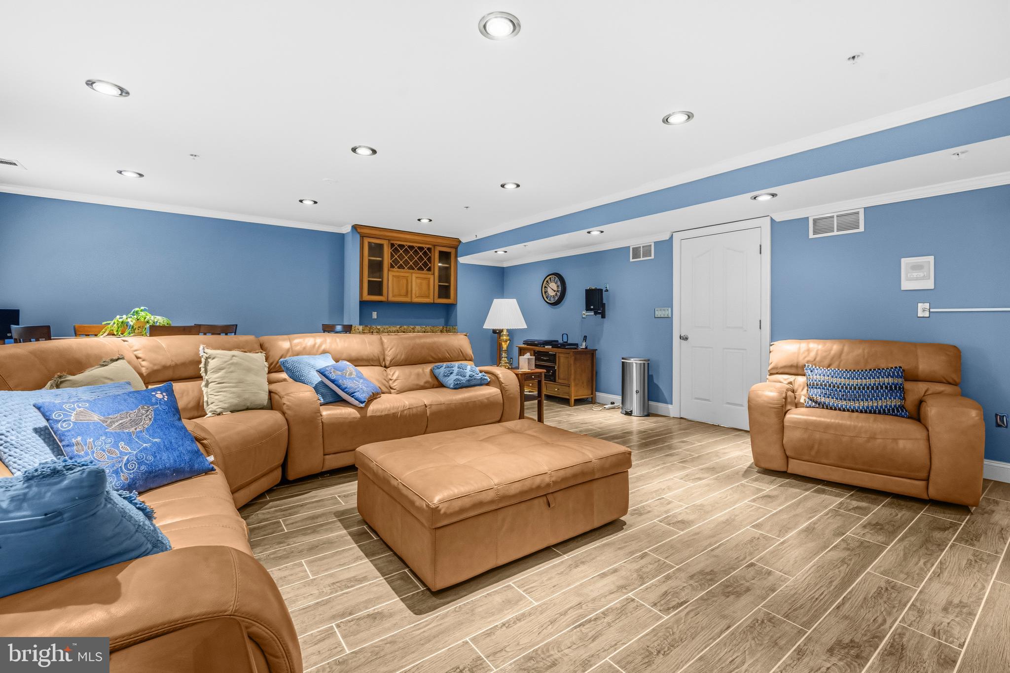 LAUREL - Residential