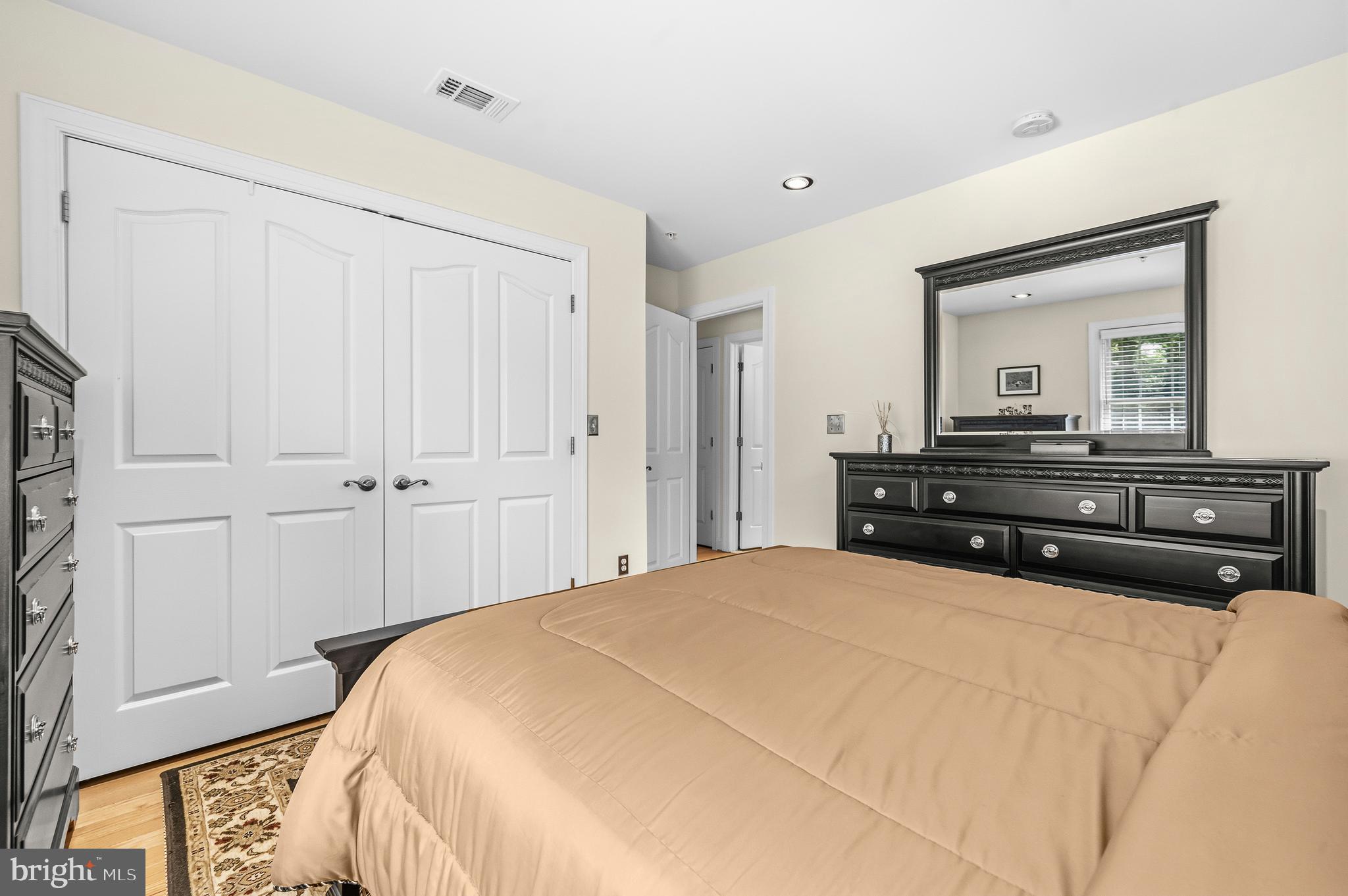 LAUREL - Residential