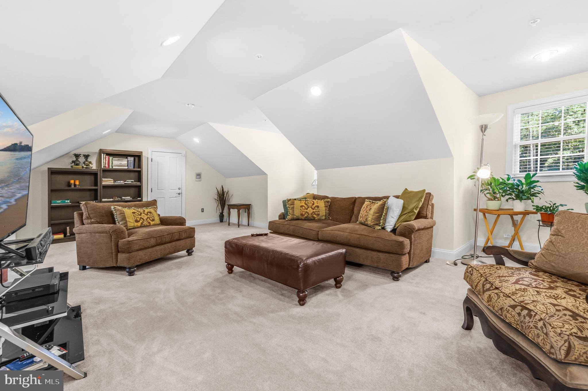 LAUREL - Residential