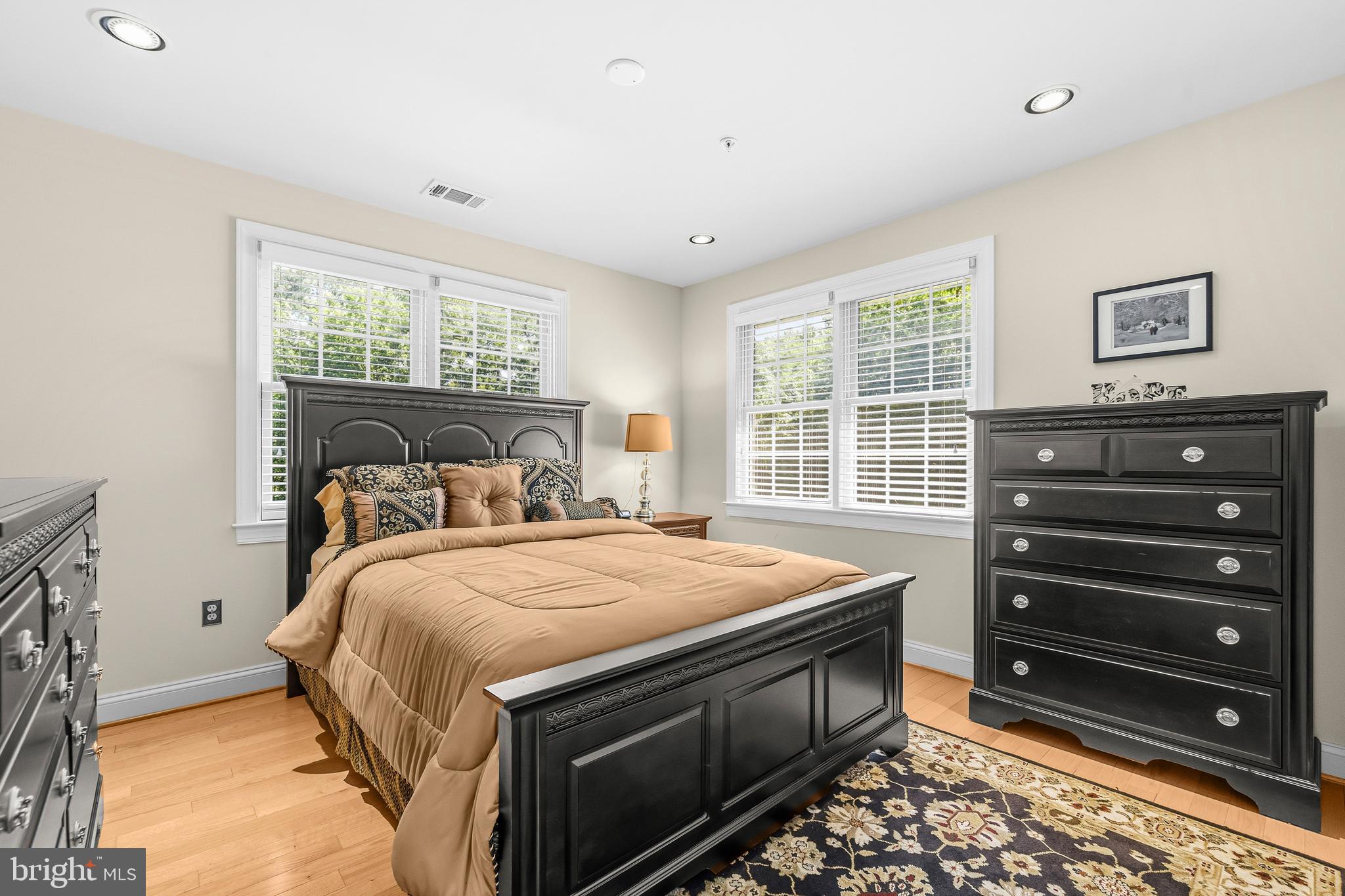 LAUREL - Residential