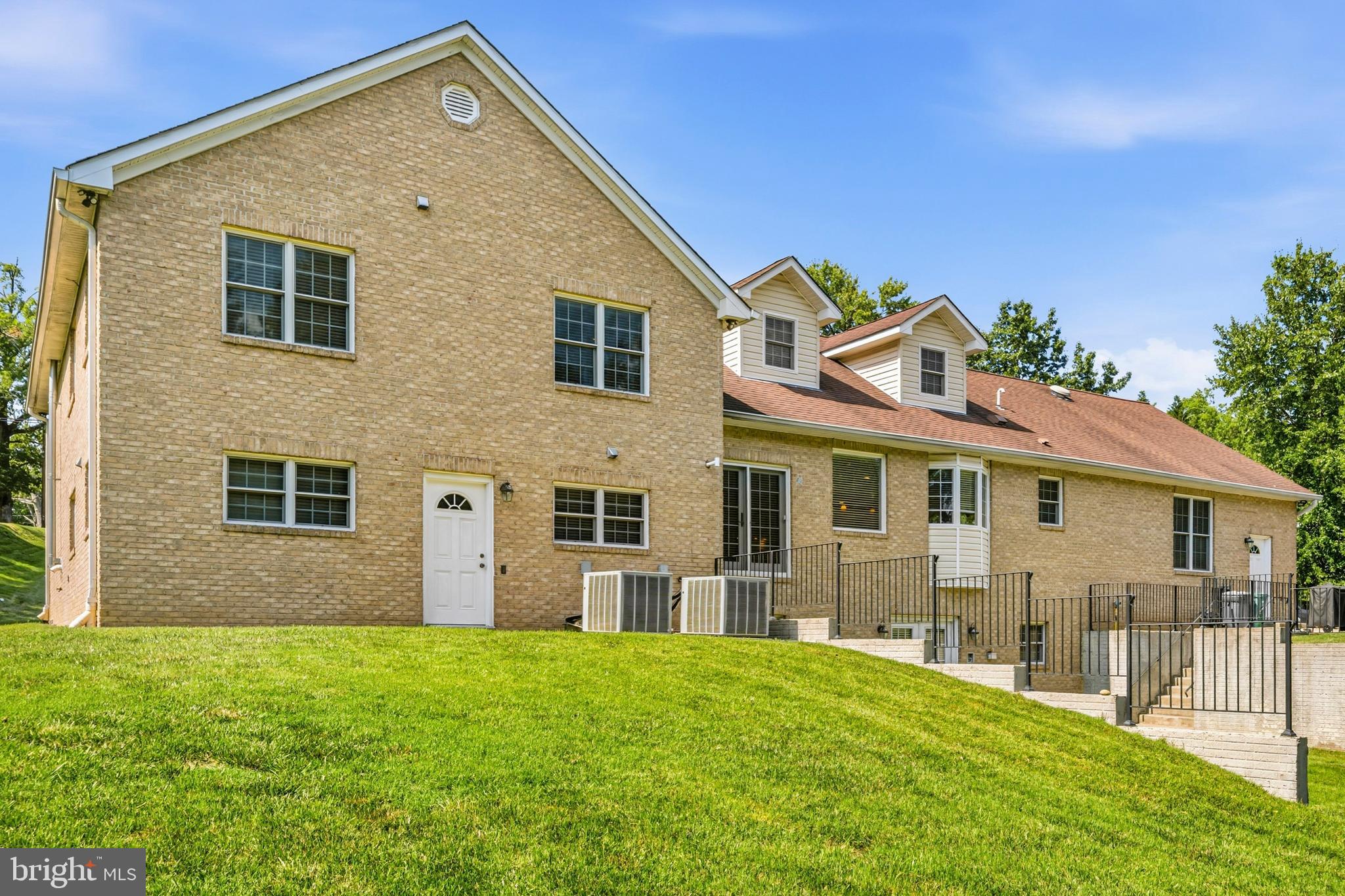 LAUREL - Residential