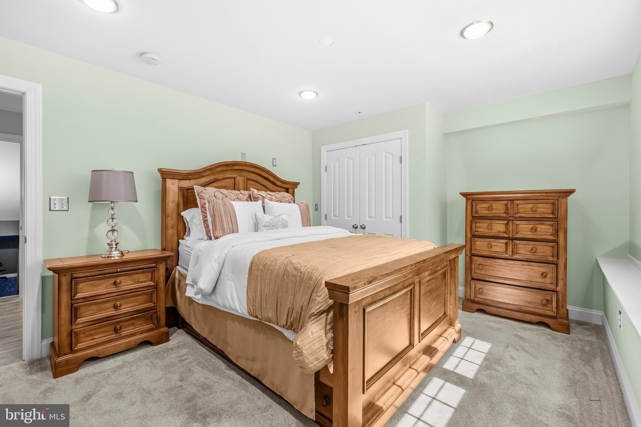 LAUREL - Residential