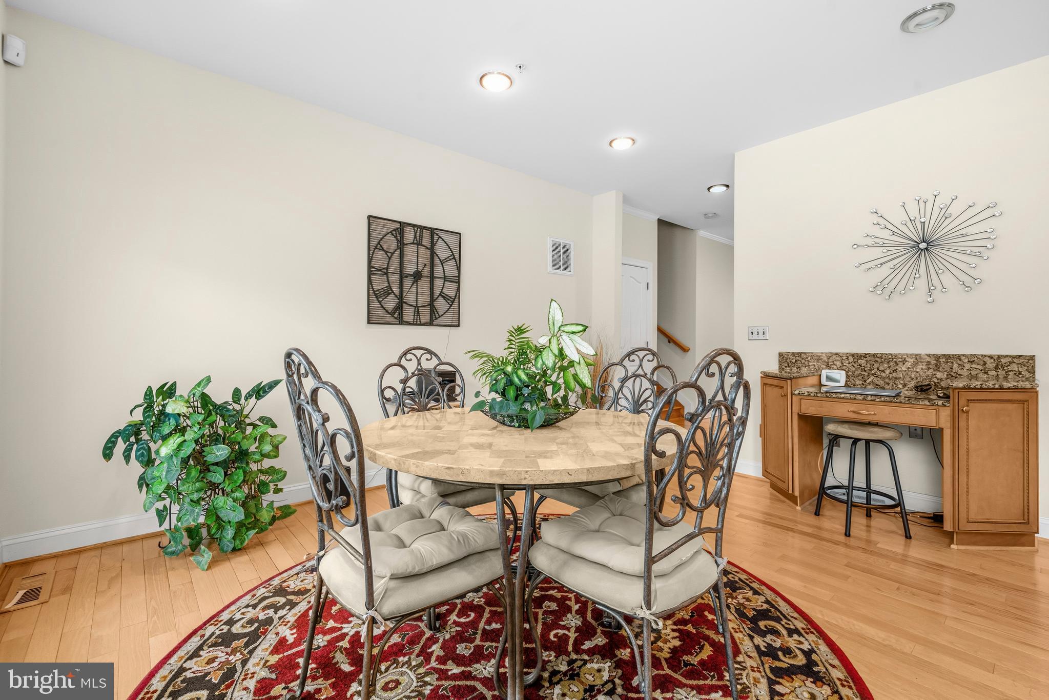 LAUREL - Residential