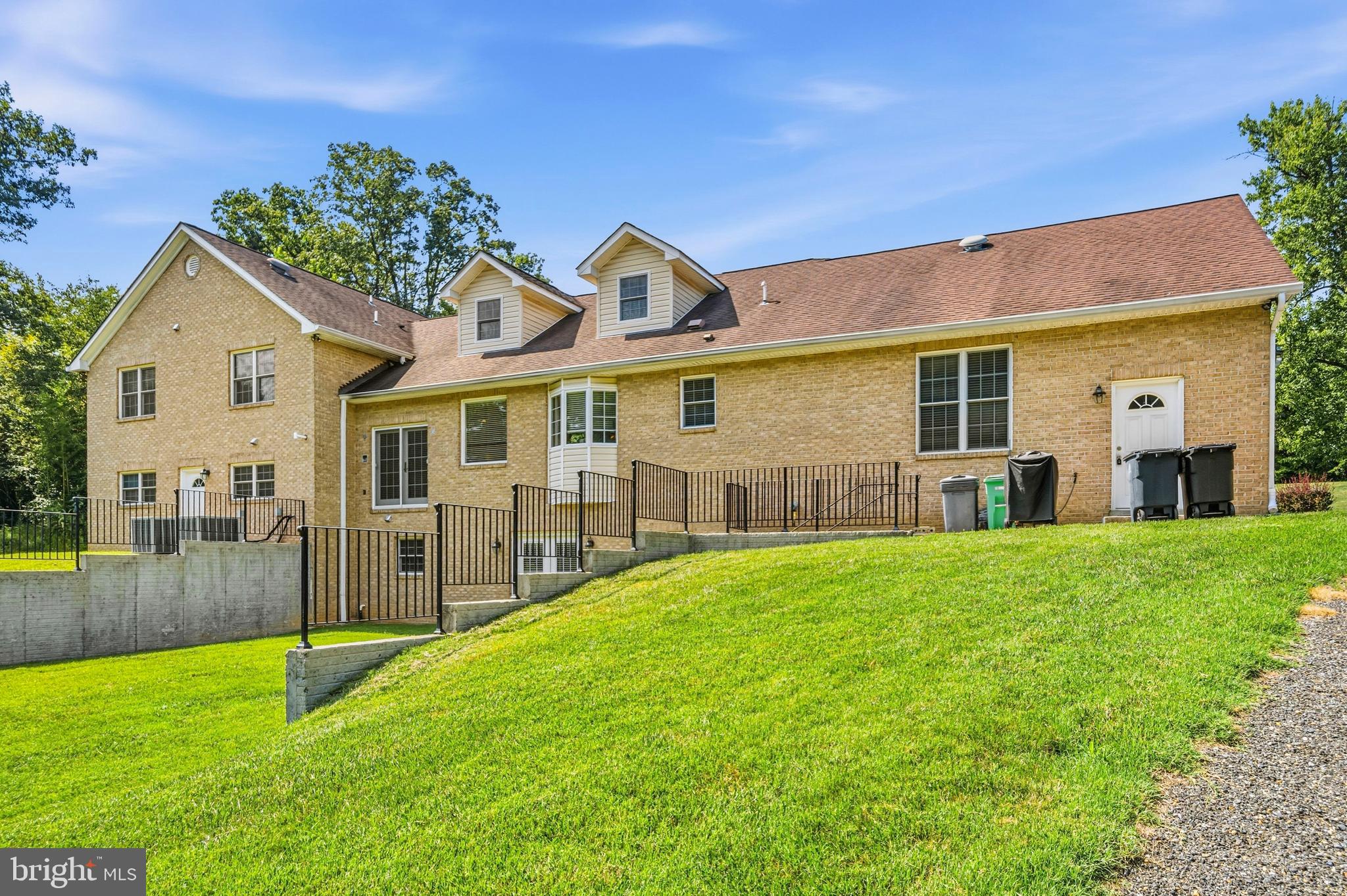 LAUREL - Residential