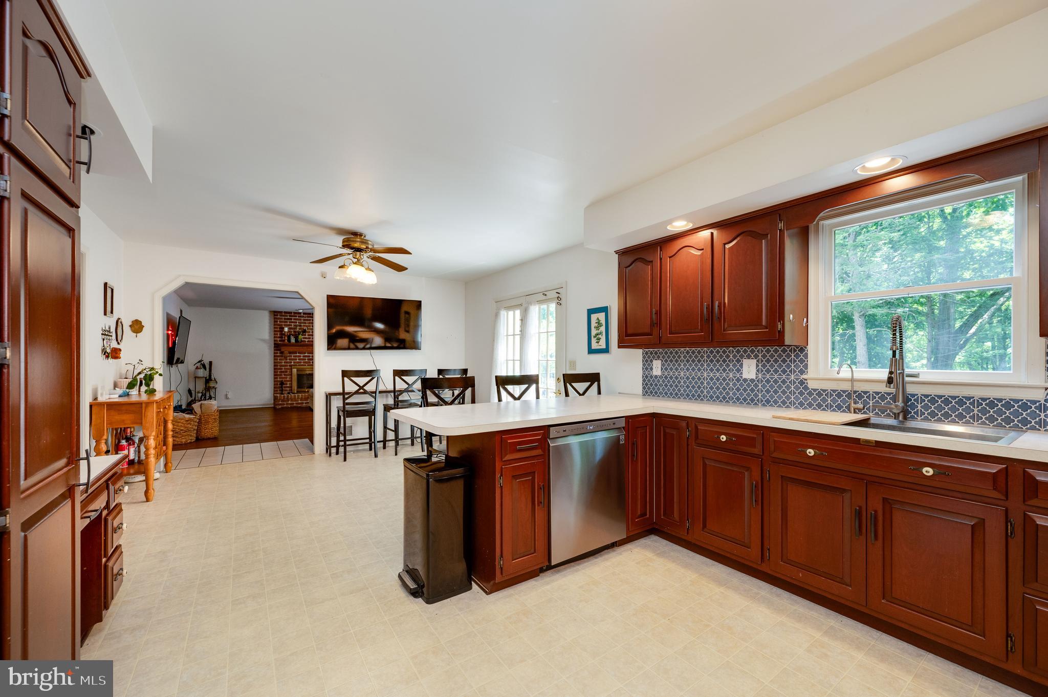 DOUGLAS MEADOWS - Residential