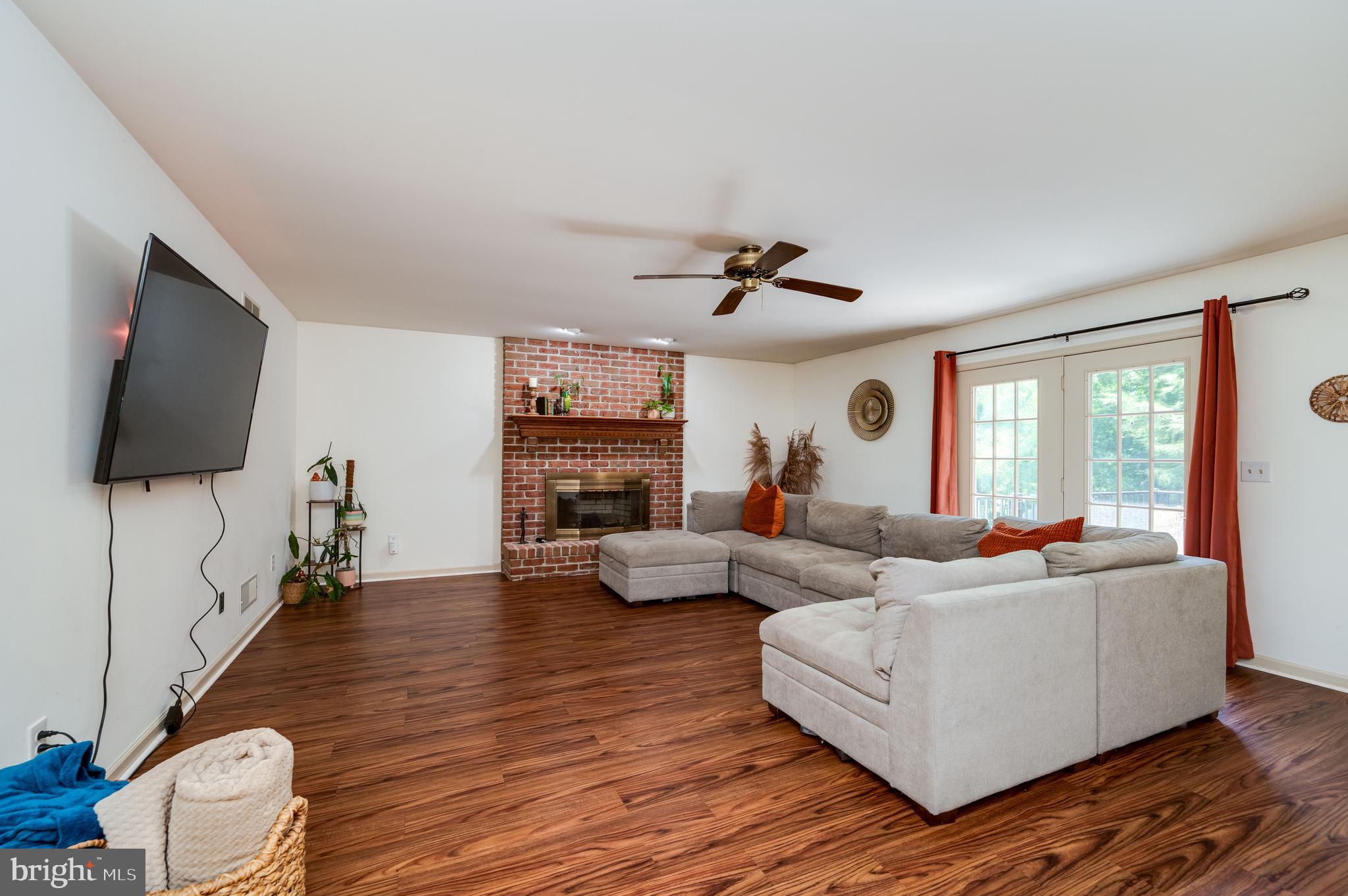 DOUGLAS MEADOWS - Residential