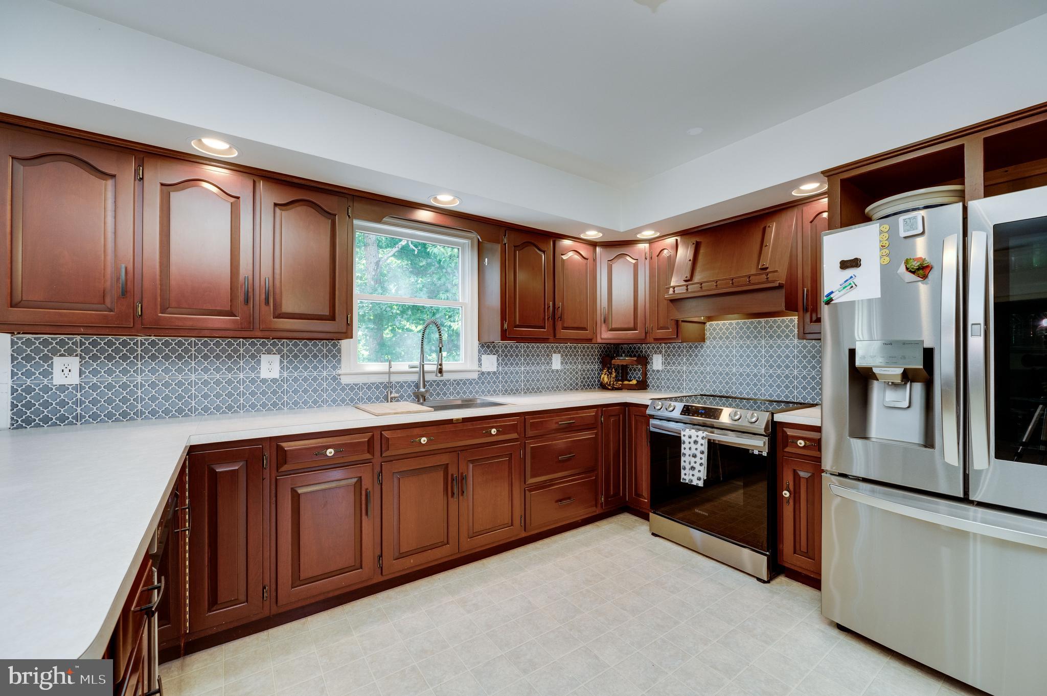 DOUGLAS MEADOWS - Residential