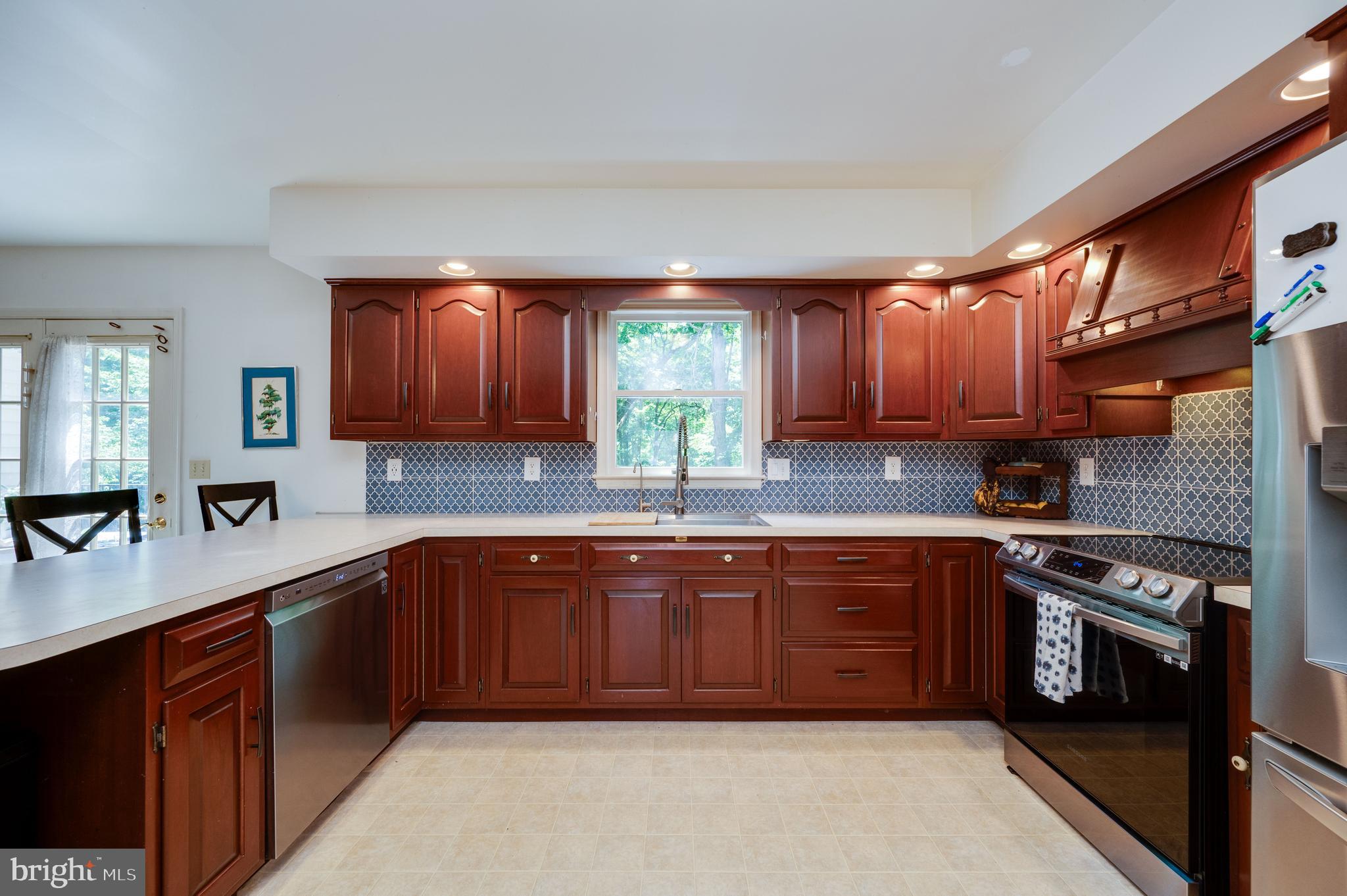 DOUGLAS MEADOWS - Residential