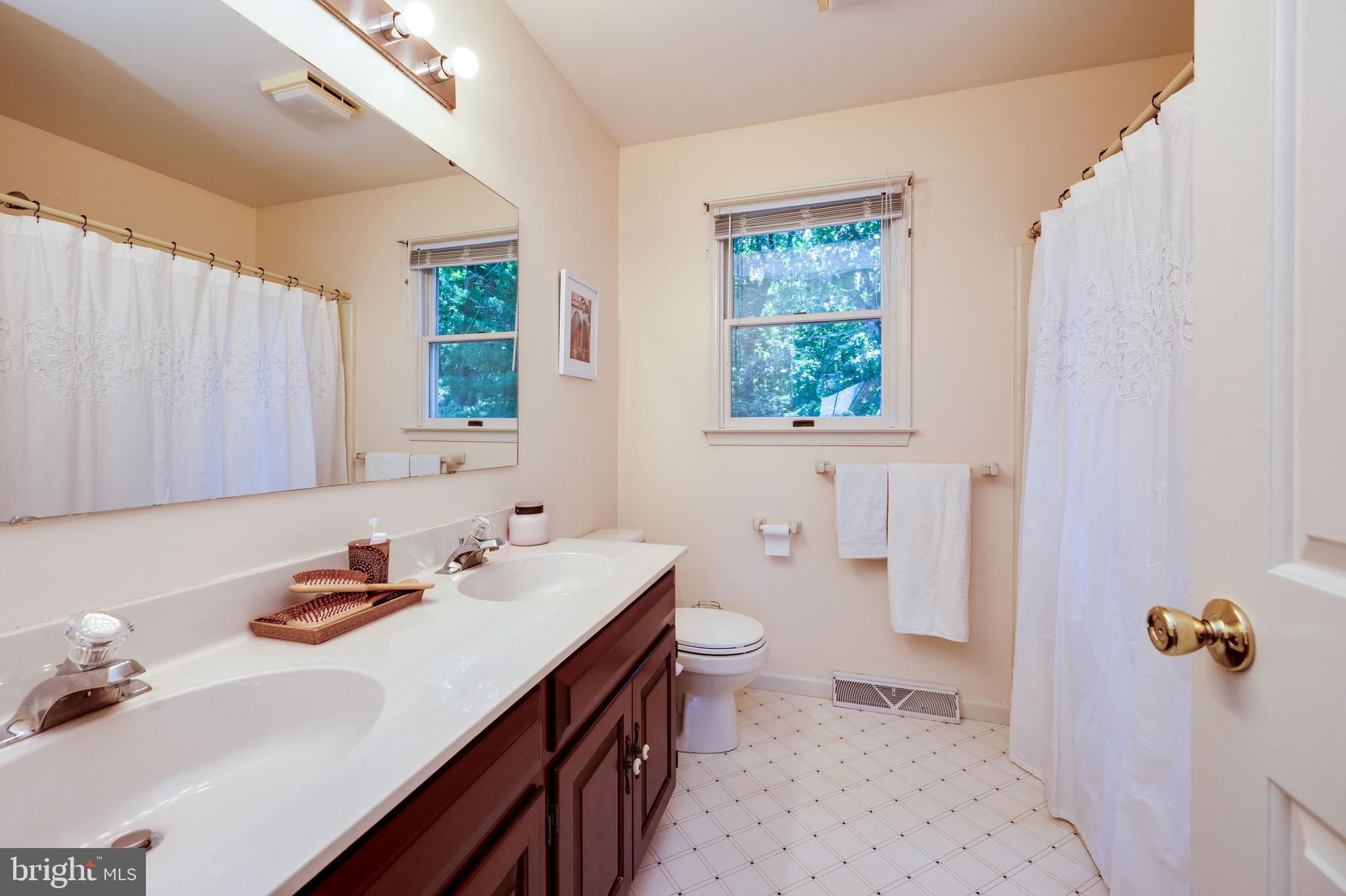 DOUGLAS MEADOWS - Residential