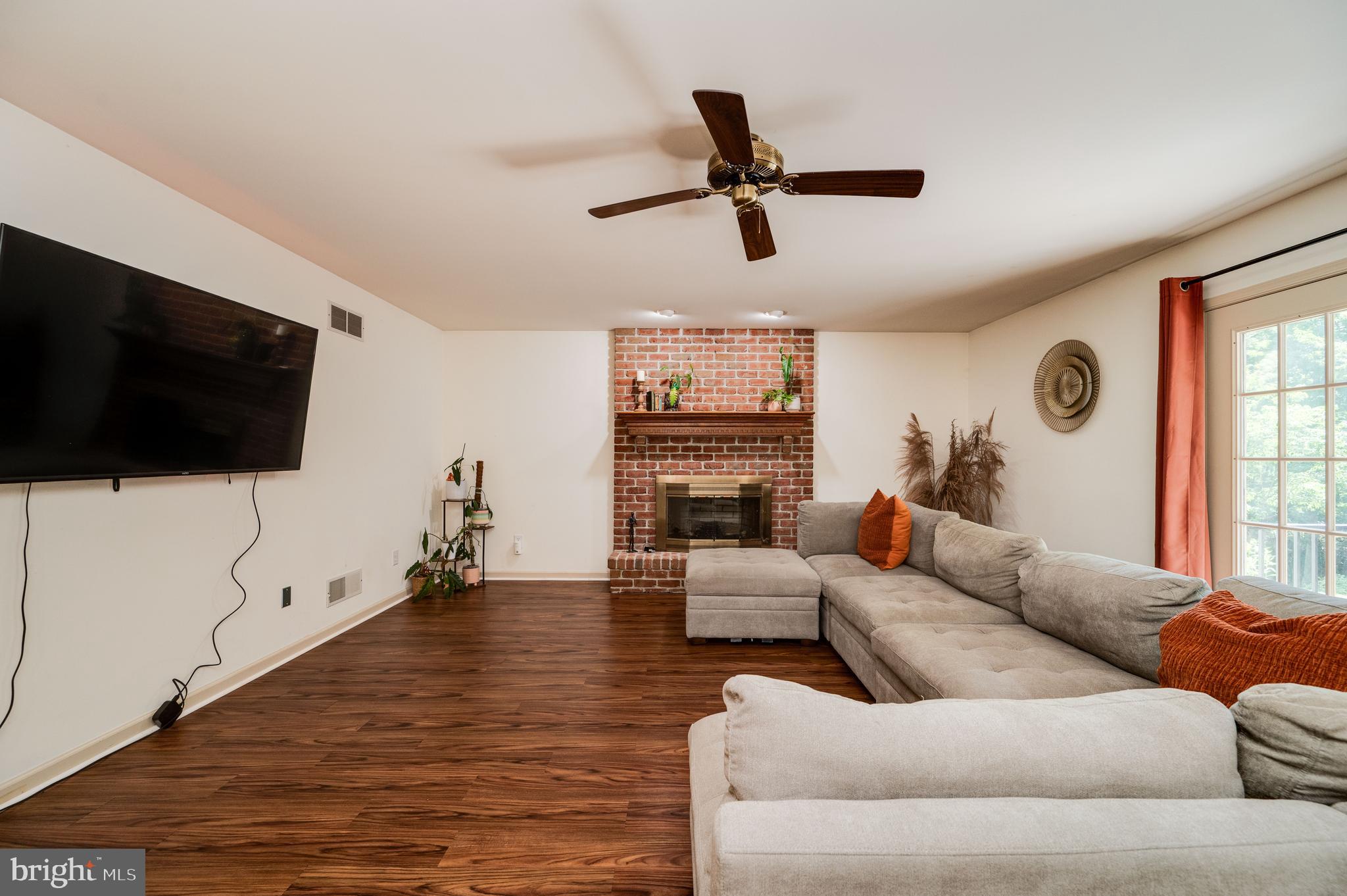 DOUGLAS MEADOWS - Residential