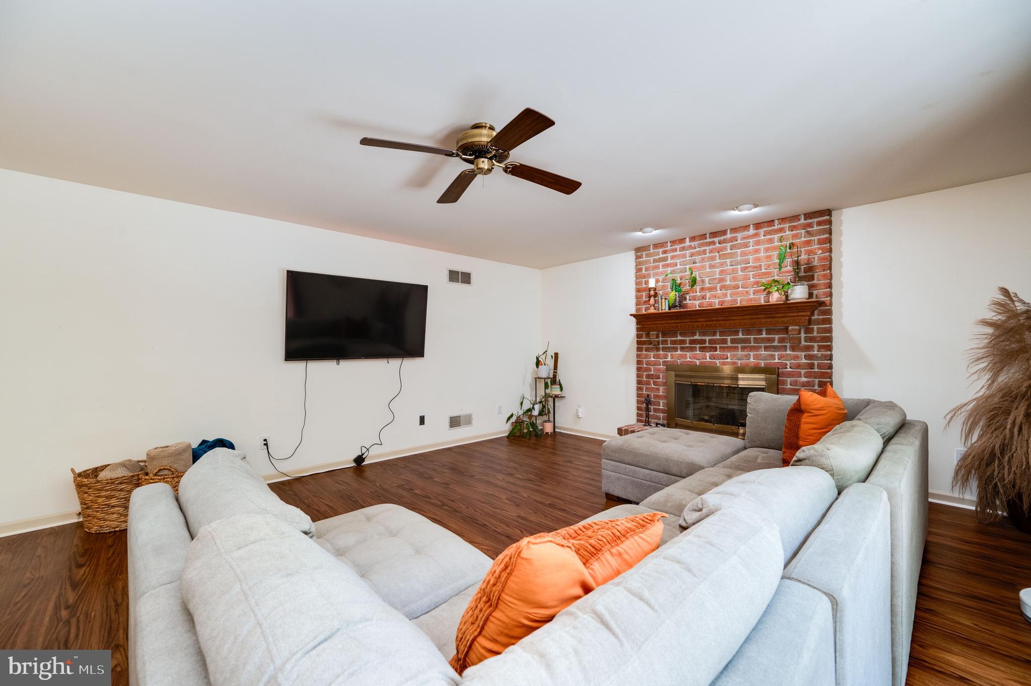 DOUGLAS MEADOWS - Residential