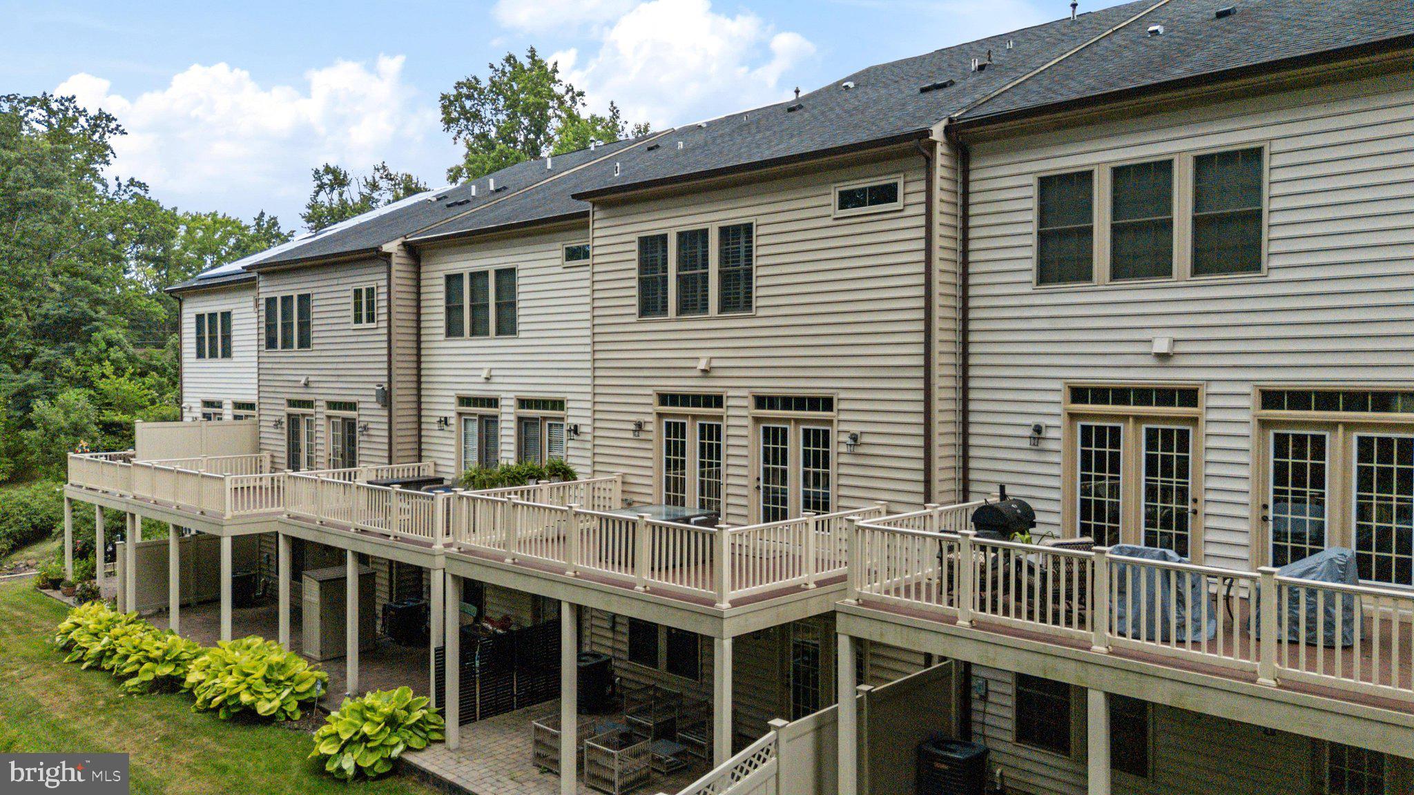 HAWTHORNES GRANT AT BRO - Residential