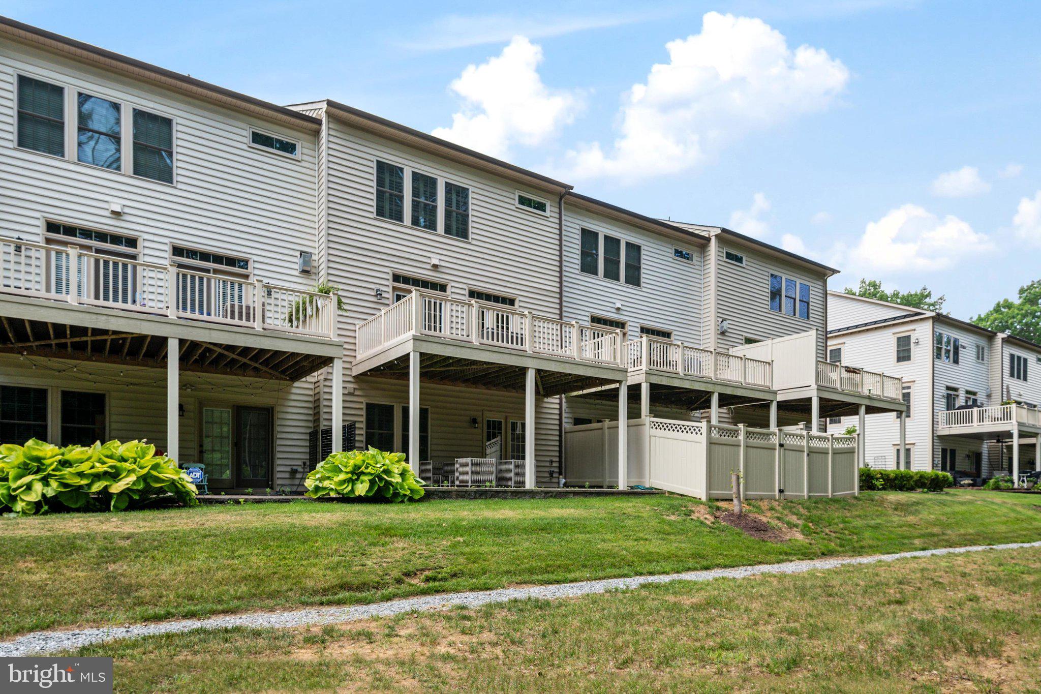 HAWTHORNES GRANT AT BRO - Residential