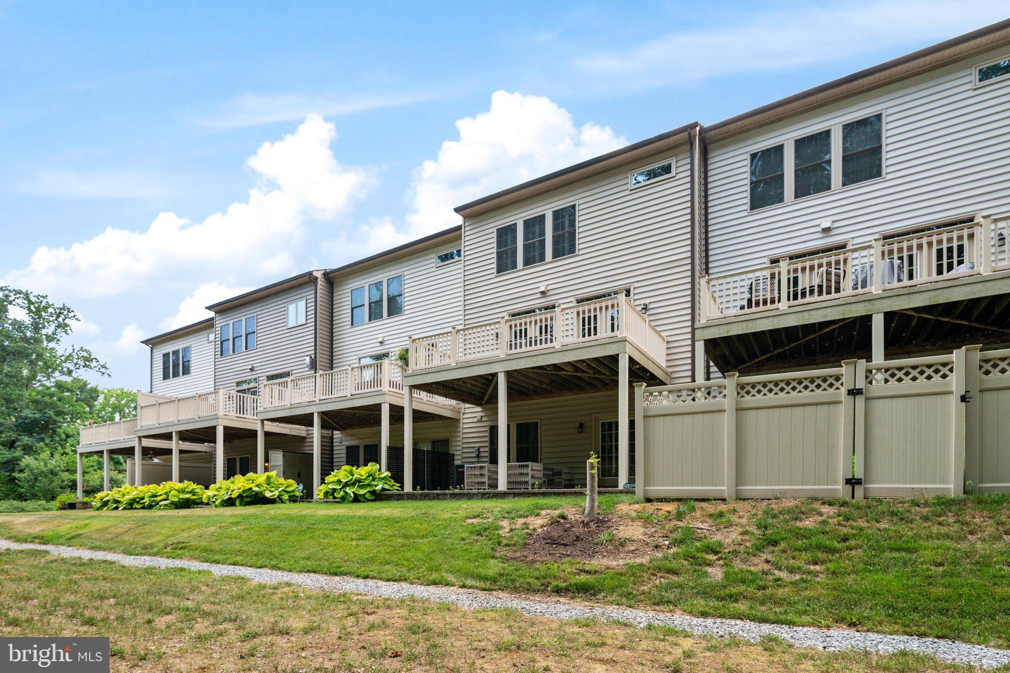 HAWTHORNES GRANT AT BRO - Residential