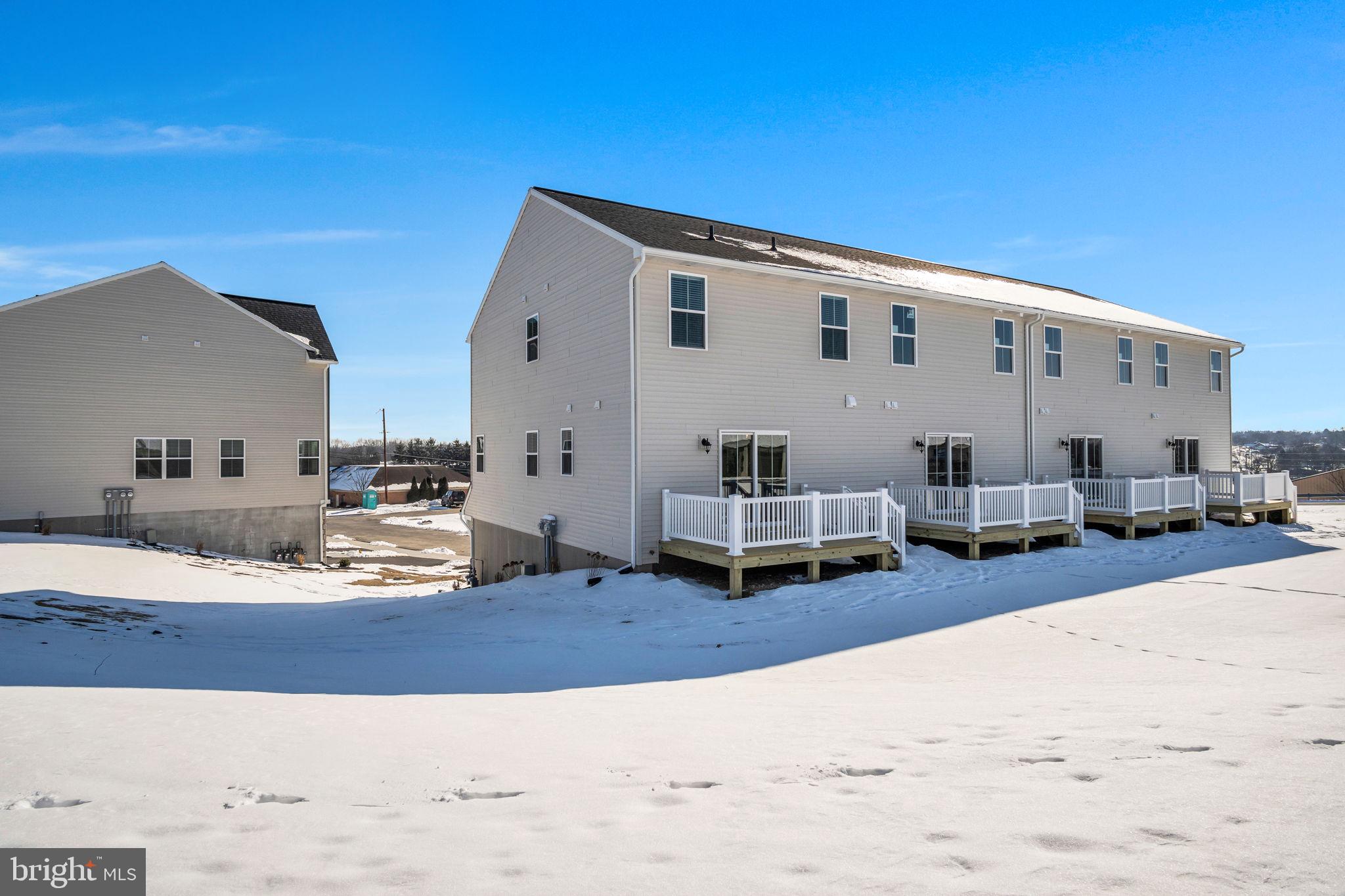 CREEK TERRACE - Residential Income