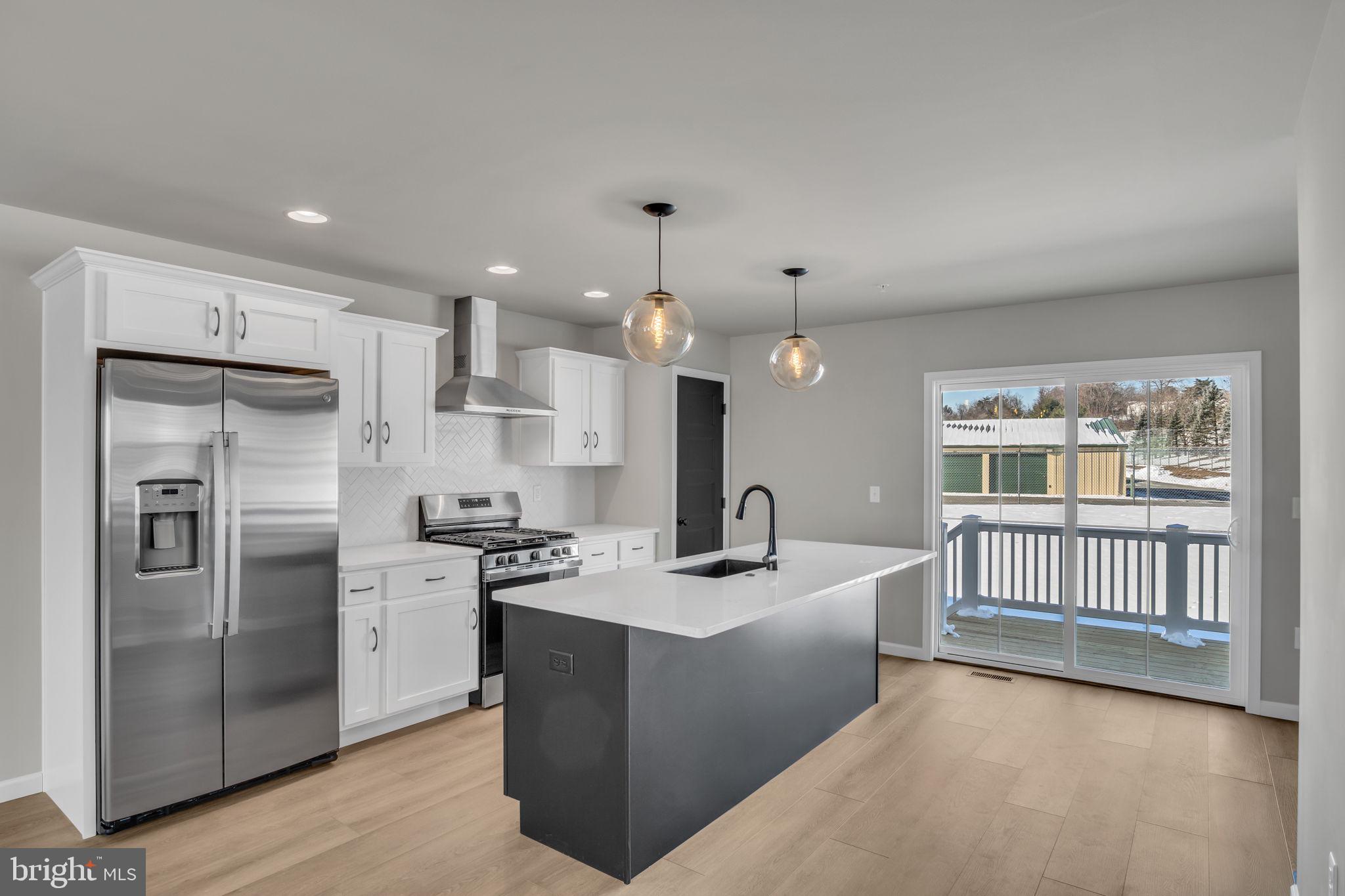 CREEK TERRACE - Residential Income
