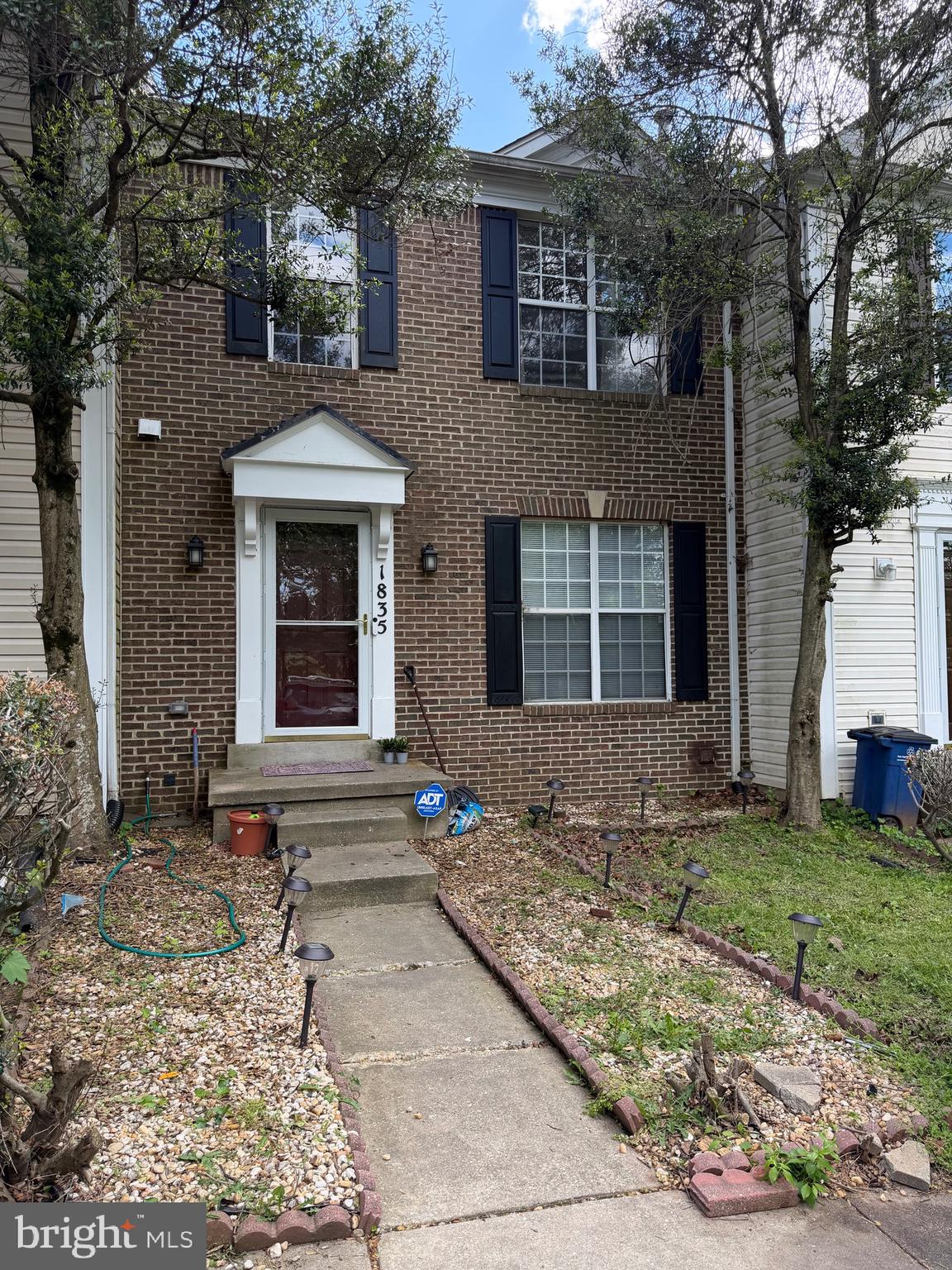 Space and elegance  in this beautiful townhome. This brick front home features vaulted ceilings, hardwood floors, fireplace, skylight and spectacular views of woods and trails. Gourmet kitchen with breakfast nook and dining room. Master bedroom has separate bath and shower. Lower level with laminate floors, amazing family room and fireplace. Close to major road/shops, quite/peaceful!