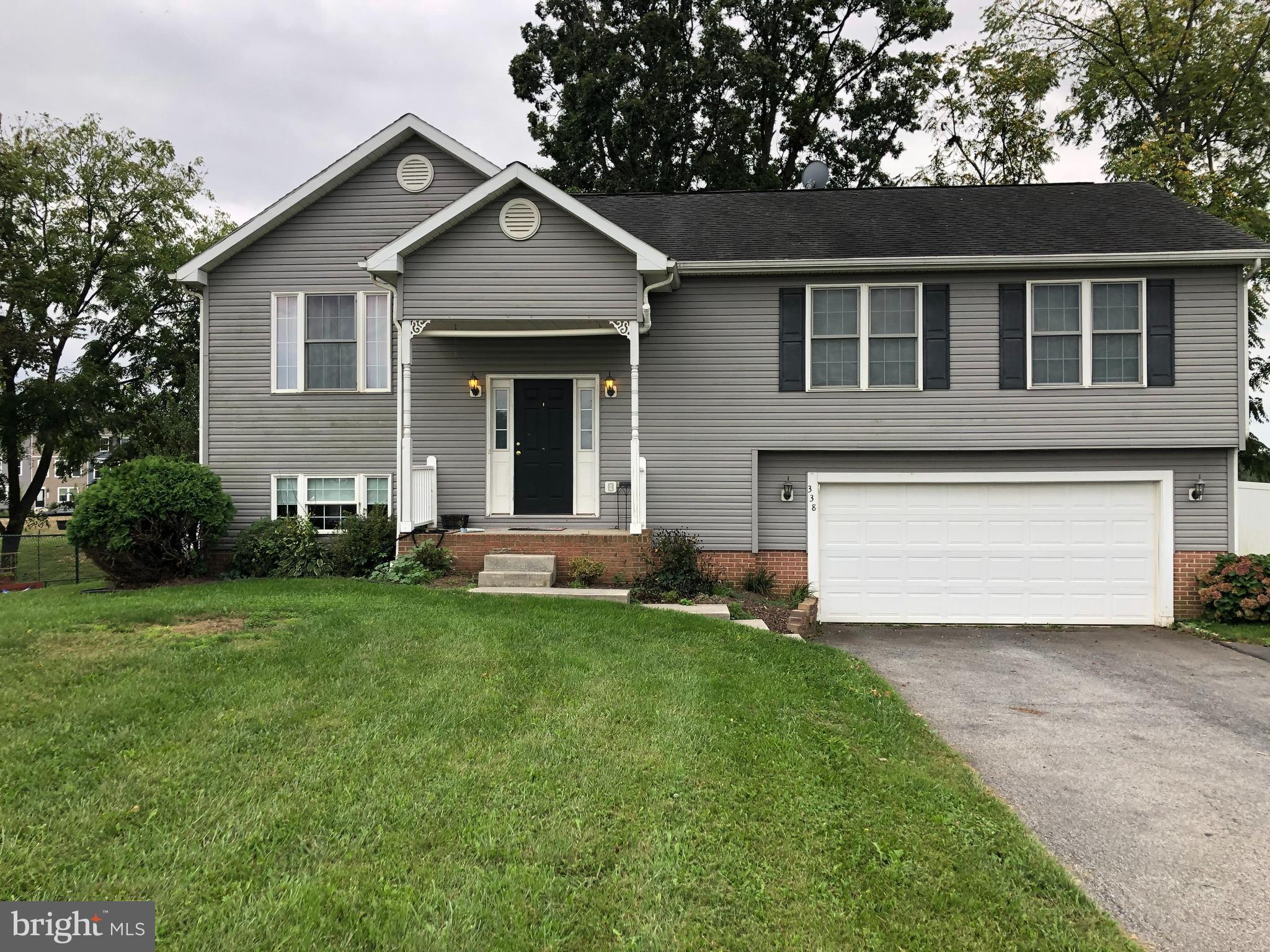 Location, location, location in the desirable Briar Run neighborhood! Minutes from Rt 9, Rt 340, restaurants, shops, amenities and community park. This split foyer home features 3 bedrooms, 3 full baths on a corner lot.    Upper level includes 3 bedrooms and 2 full baths, lower level includes a spacious rec area as well as the 3rd full bathroom. Two car garage. Deck for entertaining overlooks spacious back yard surrounded by 6ft privacy fence! Commuter location and minutes from Loudoun, Clarke and Frederick counties and one hour from Dulles Airport! Move-in ready!
