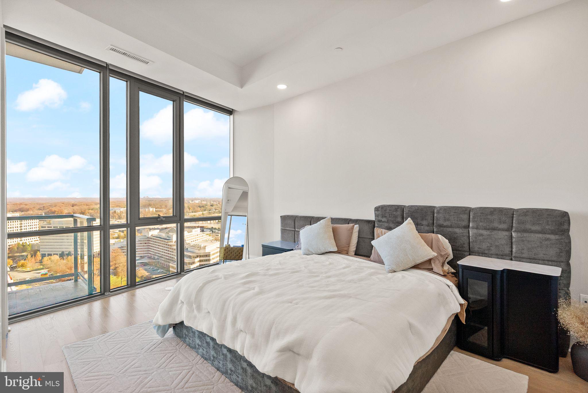TYSONS CORNER - Residential